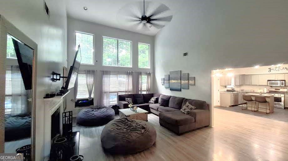 1245 Cedar Oak LN