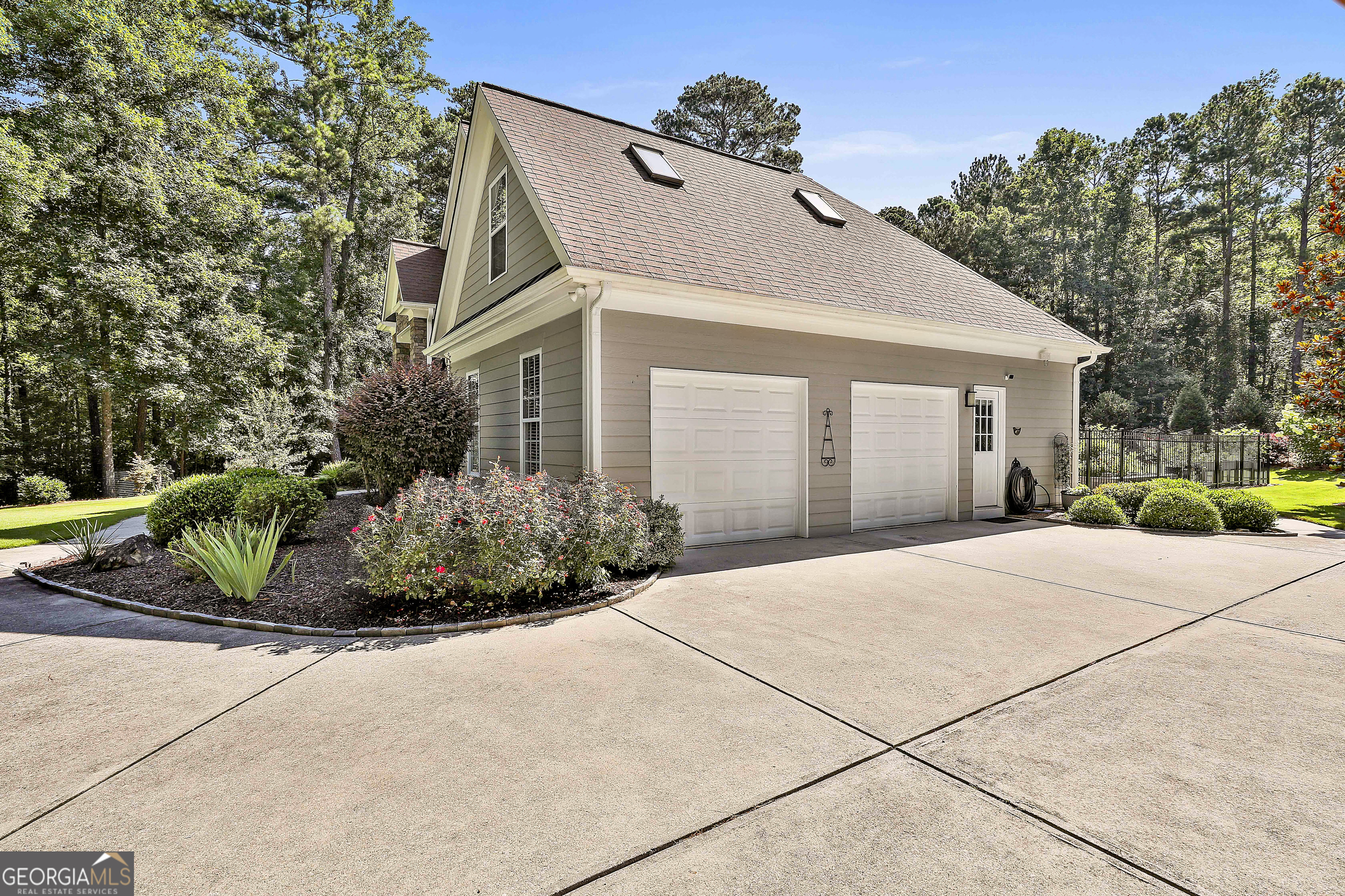 681 Ellison RD