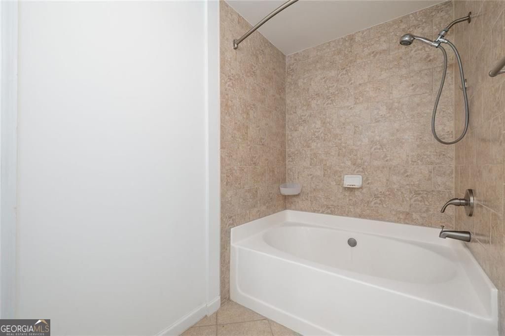 Atlanta, Georgia 30319, United States, 2 Bedrooms Bedrooms, ,3 BathroomsBathrooms,Residential,Active,120835