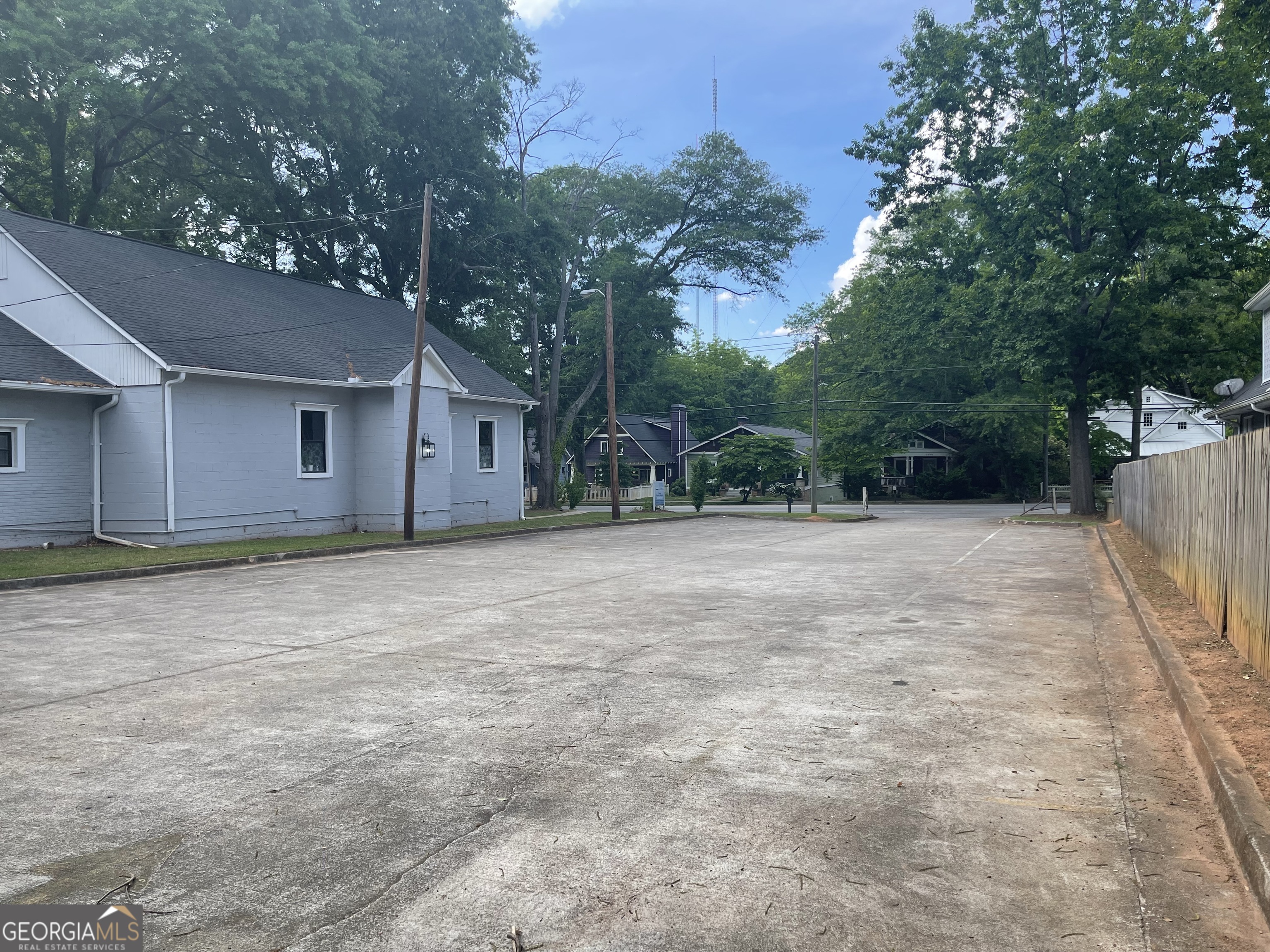 1689 Hosea L Williams DR