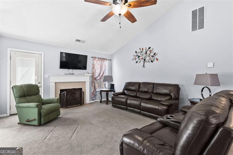 995 CHIMNEY TRACE WAY