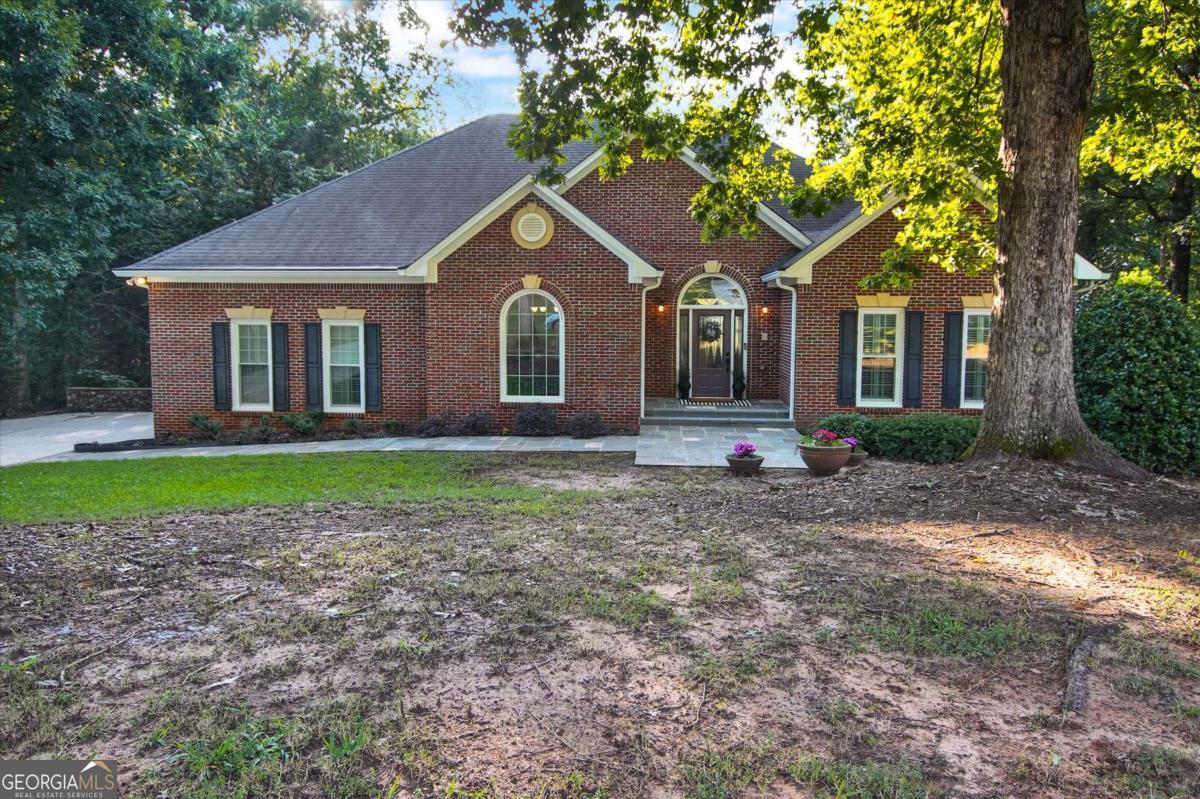 8080 Lakemont Close