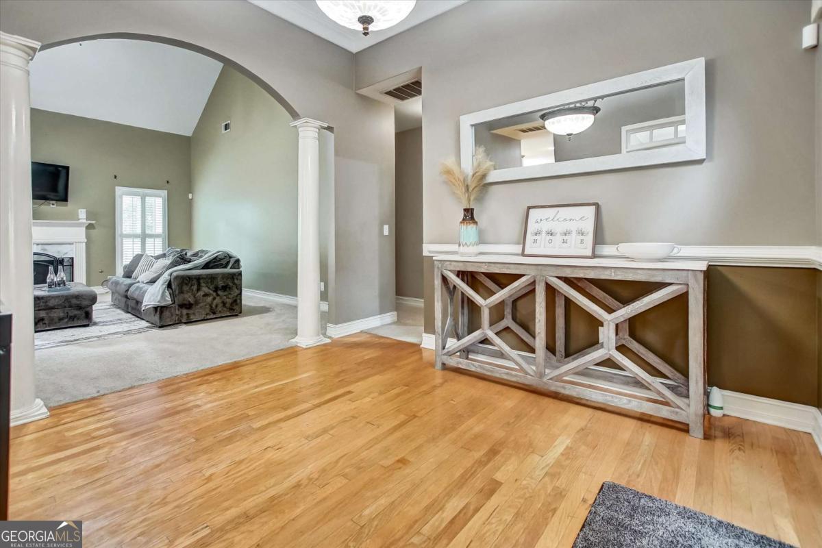 8080 Lakemont Close