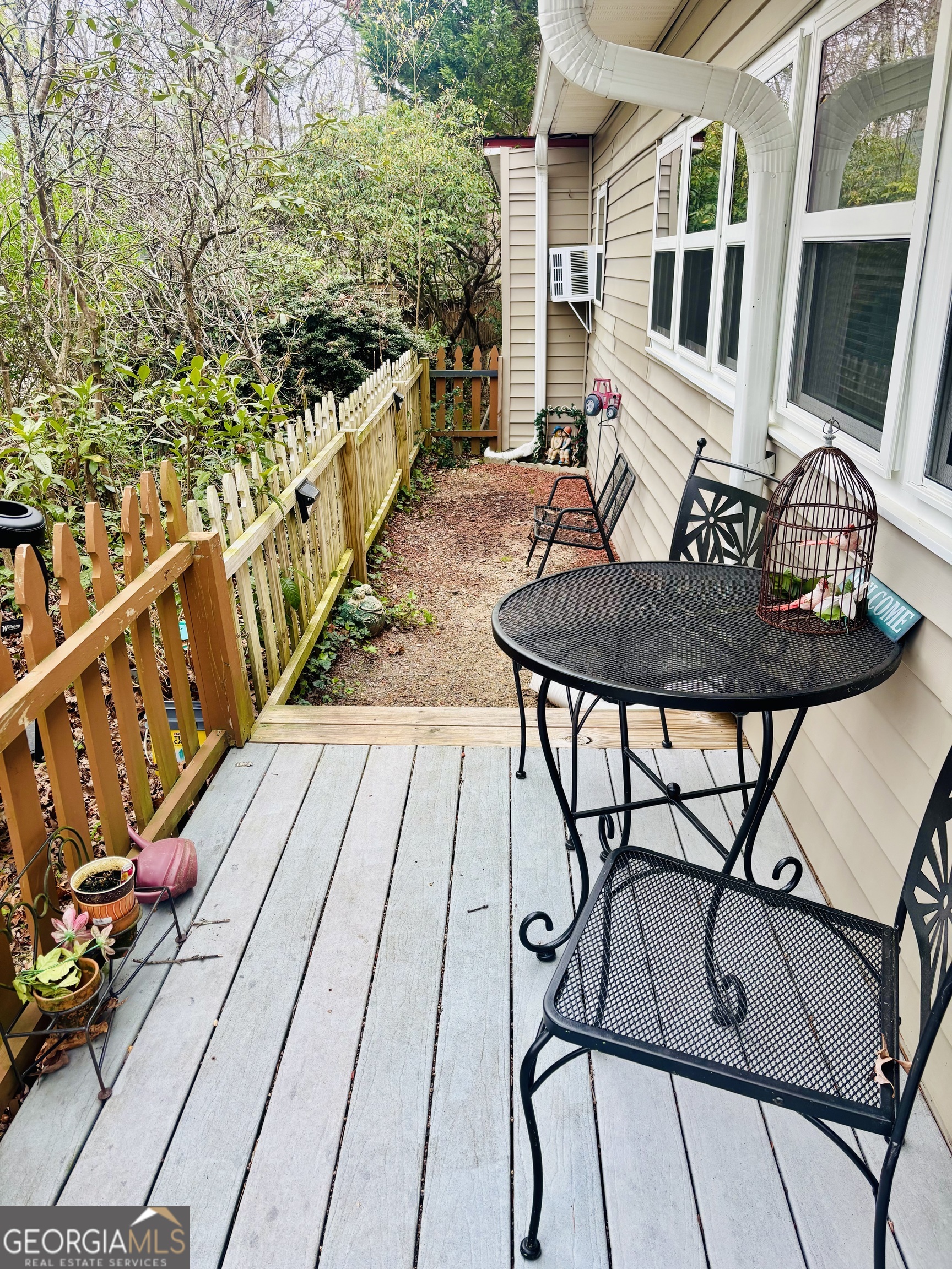 1215 Mountain Shadows DR