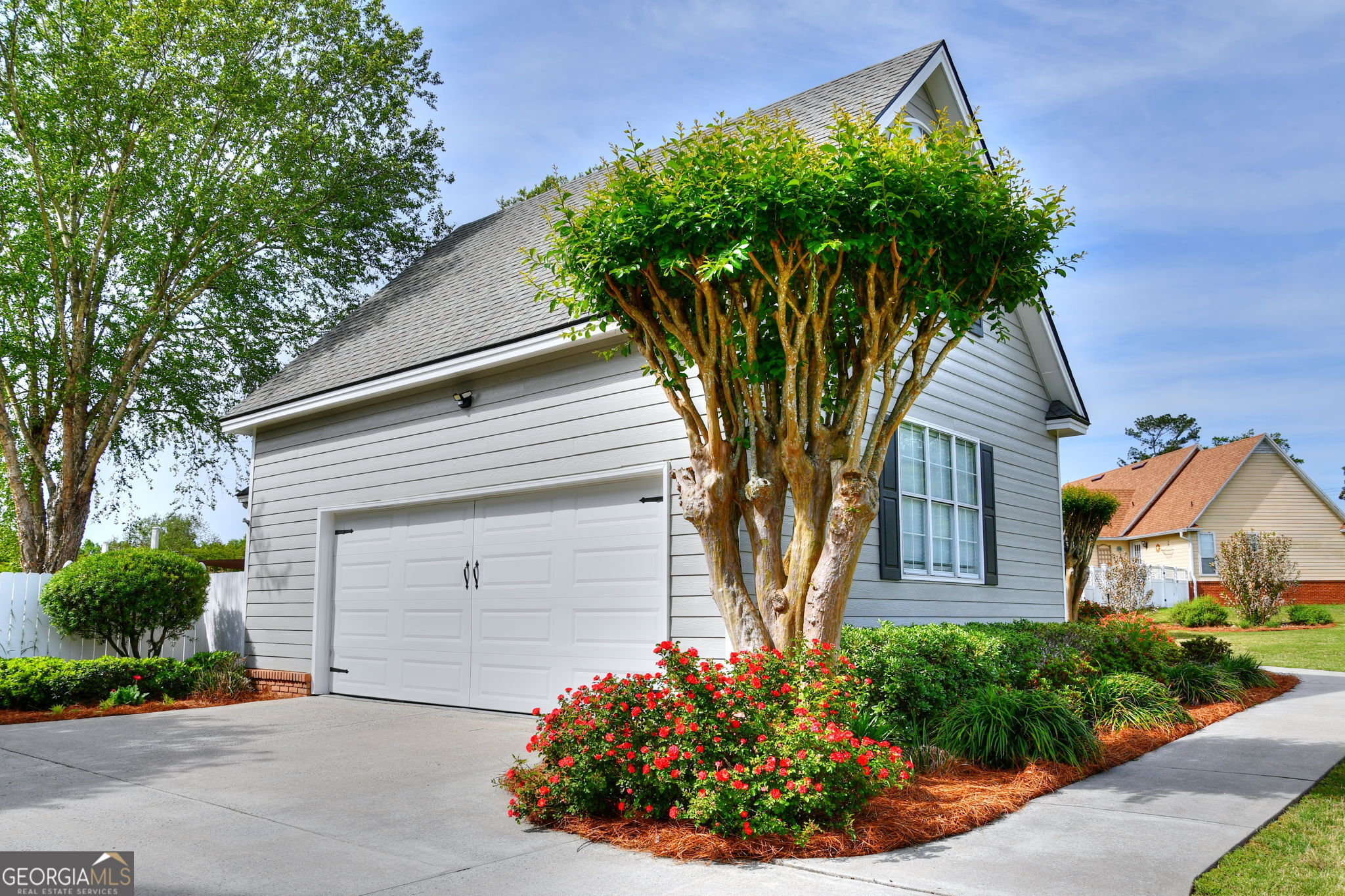 4043 Liska CIR