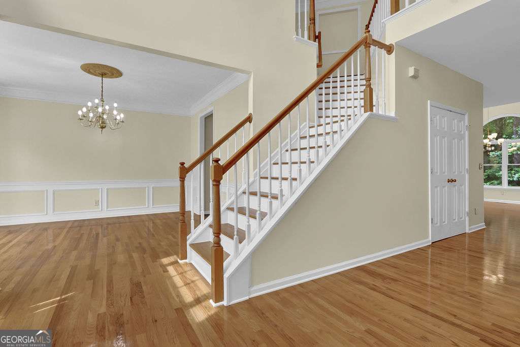 220 Ridge Bluff LN