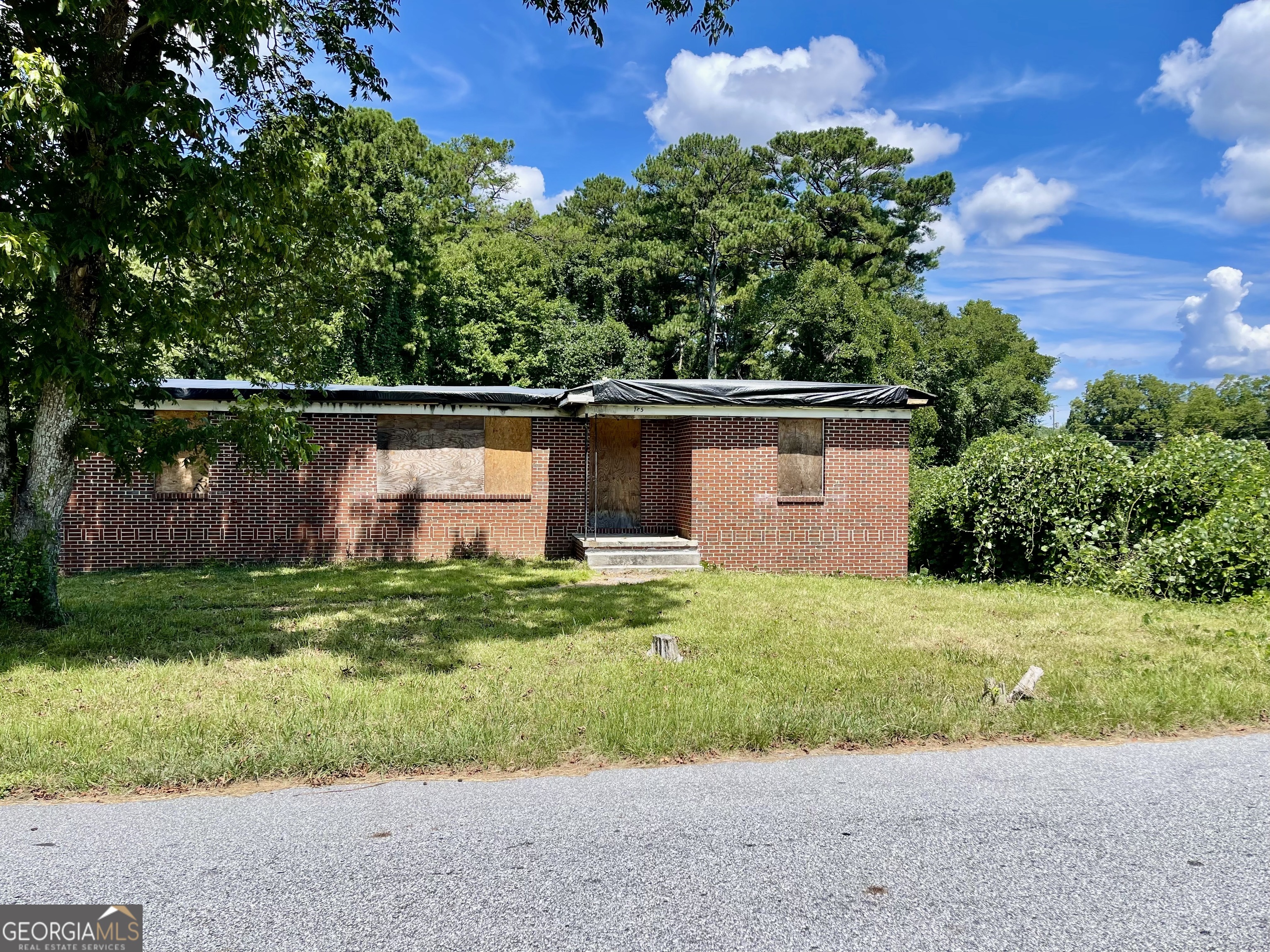 775 West CIR SW
