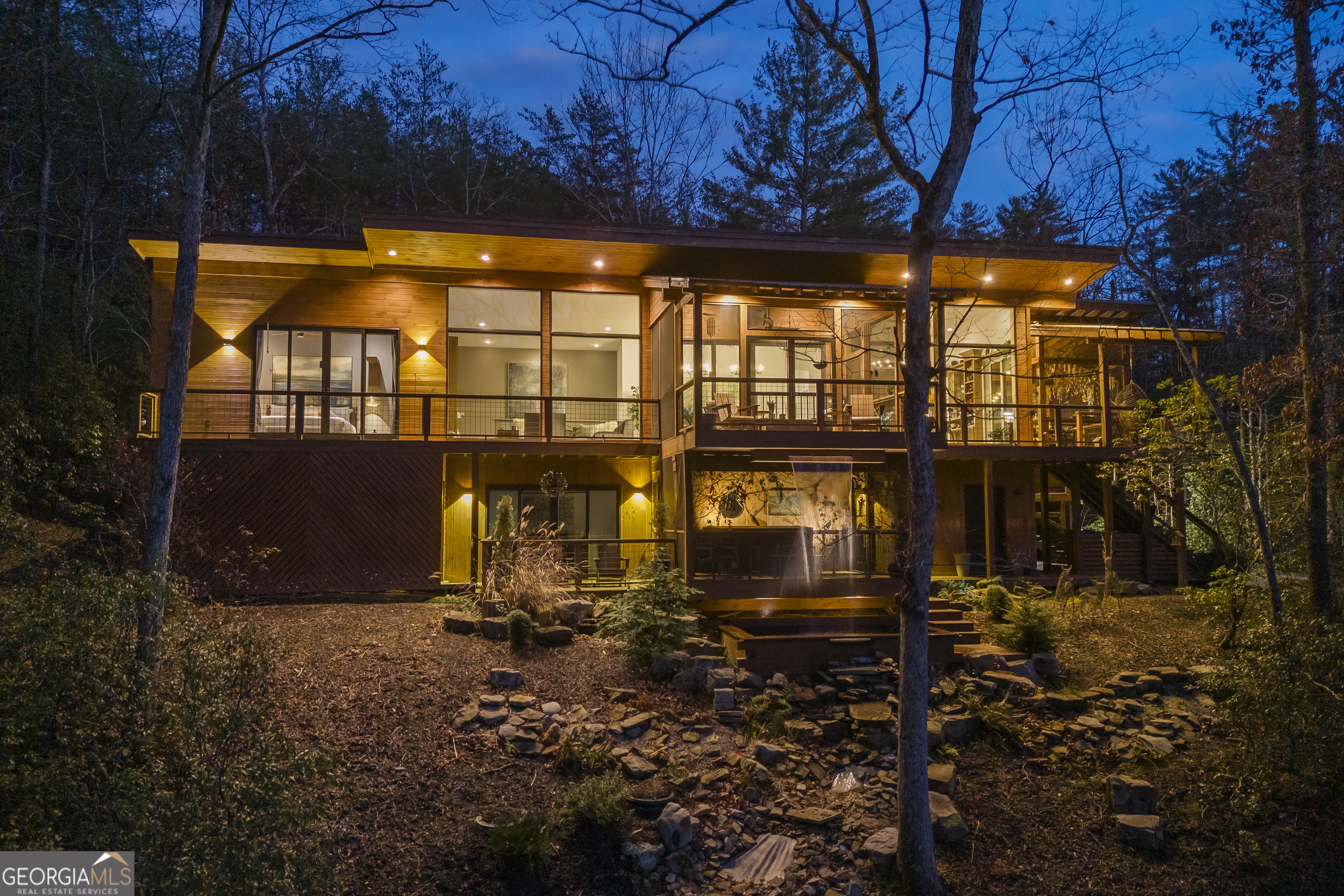 303 Clarice LN