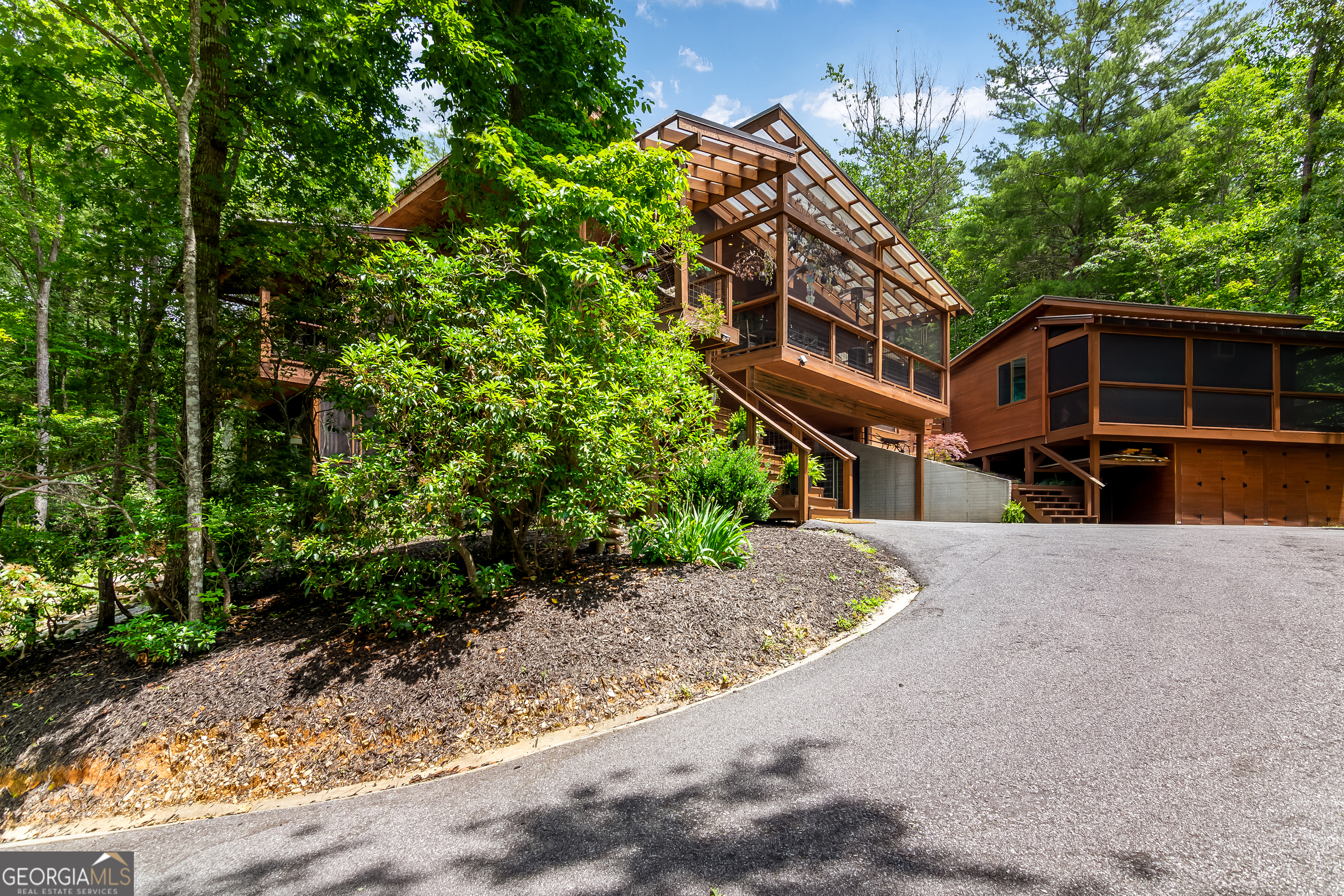 303 Clarice LN