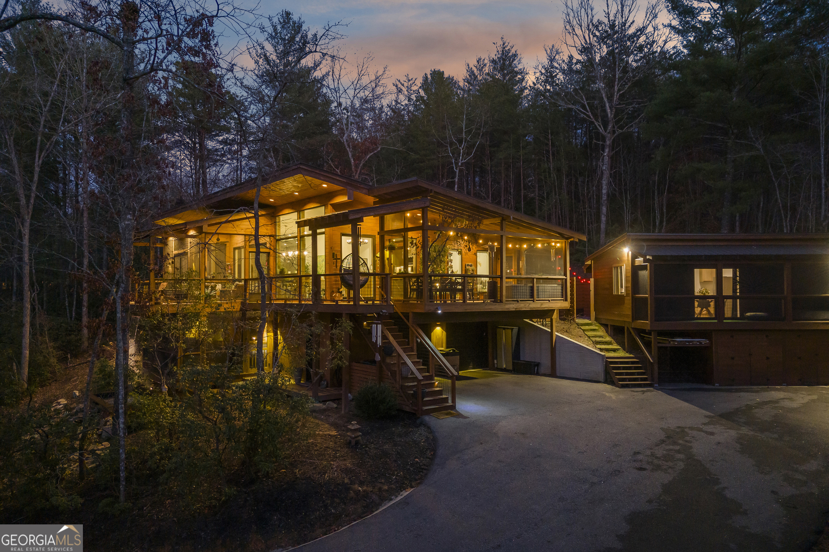 303 Clarice LN
