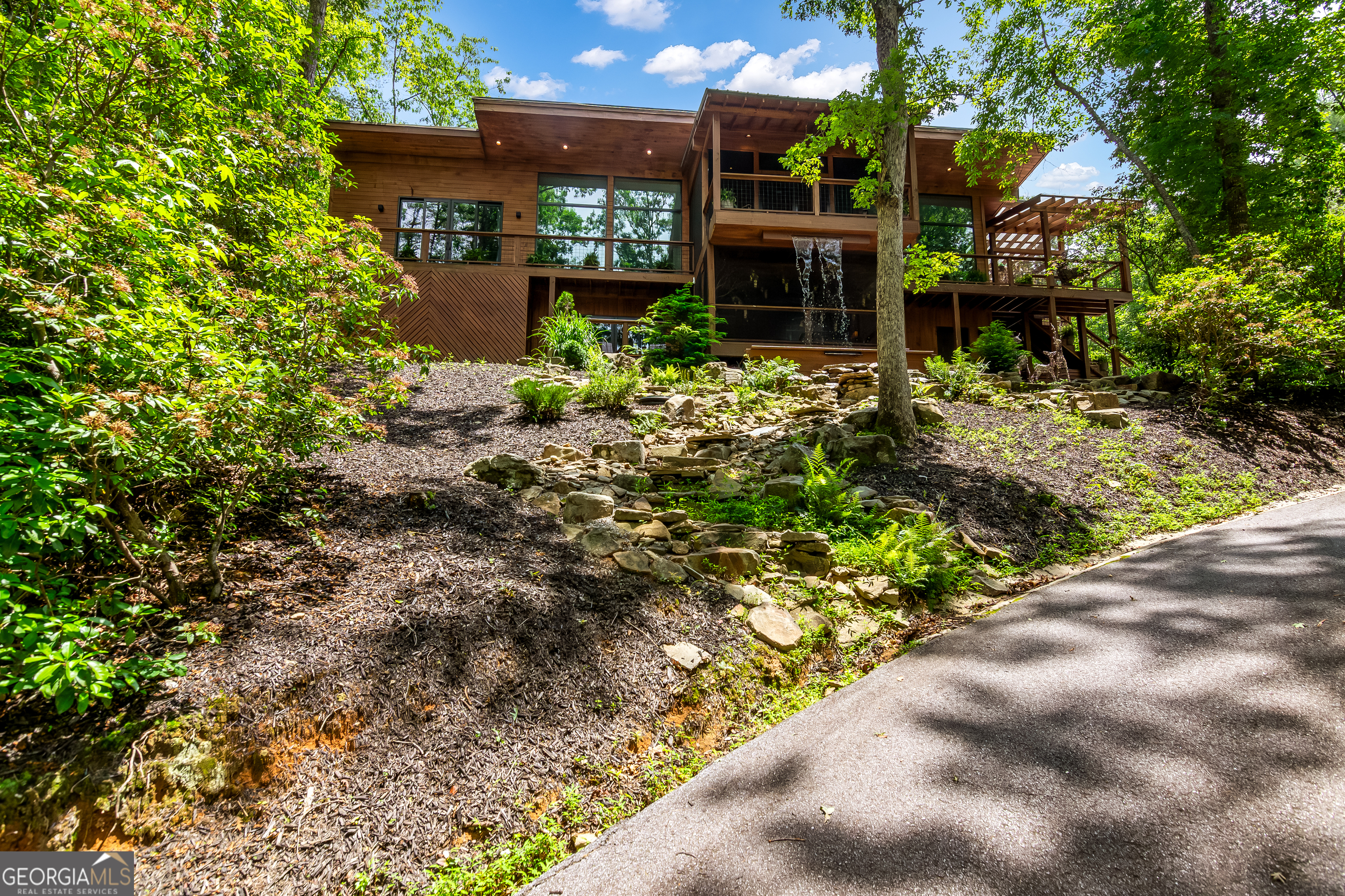 303 Clarice LN