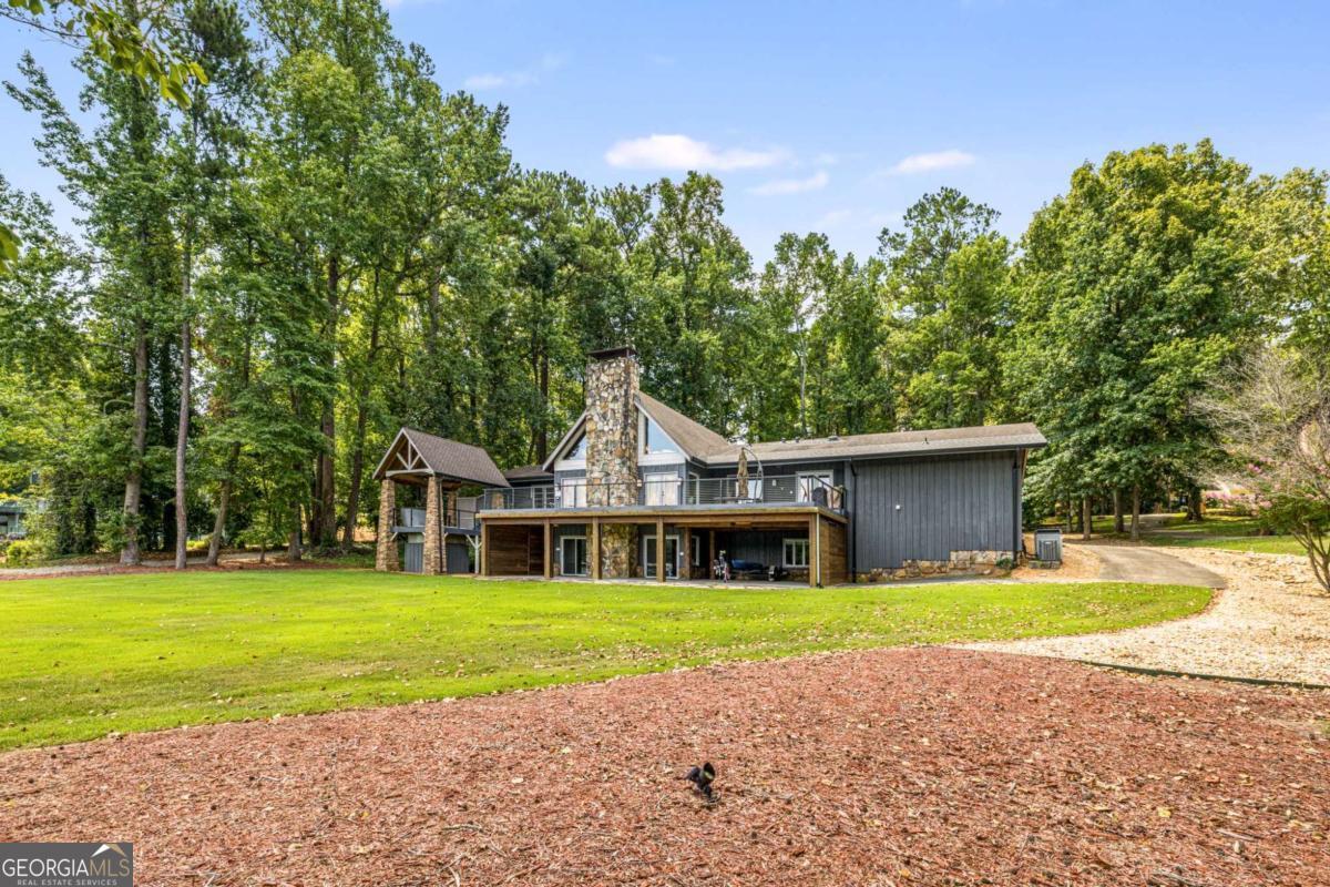 2202 Emerald DR