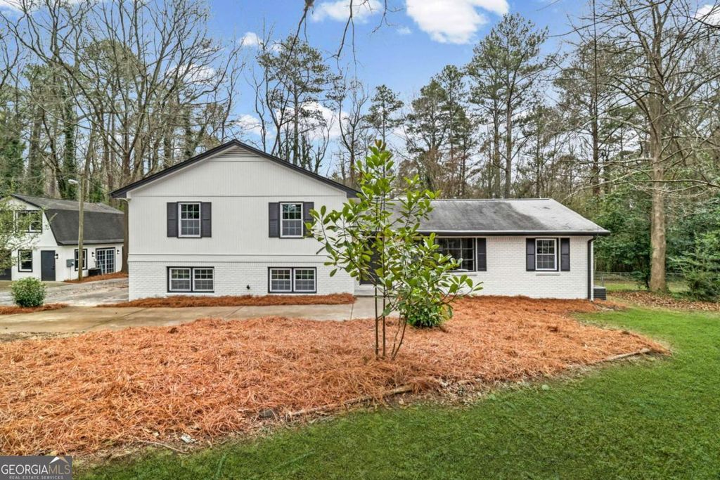 Photo of 3560 Ebenezer Court, Marietta, GA 30066 (MLS # 10679546)