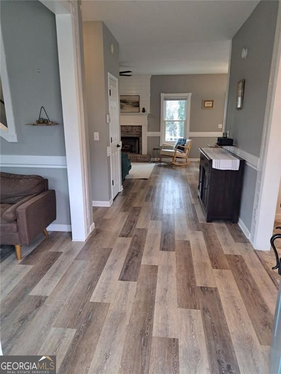 366 Silverthorn DR NW