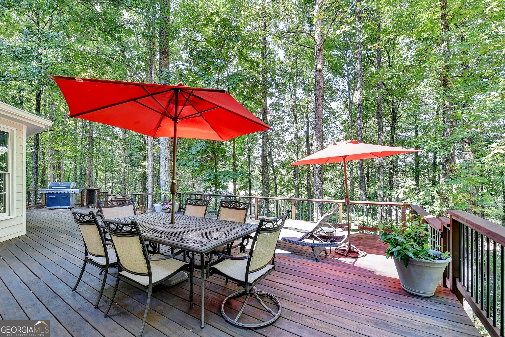 455 Oak Laurel CT