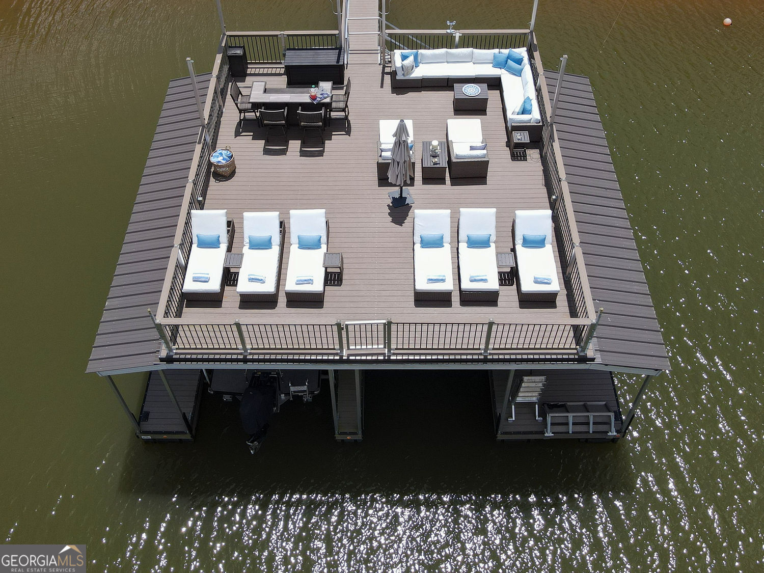 305 Lakeshore DR