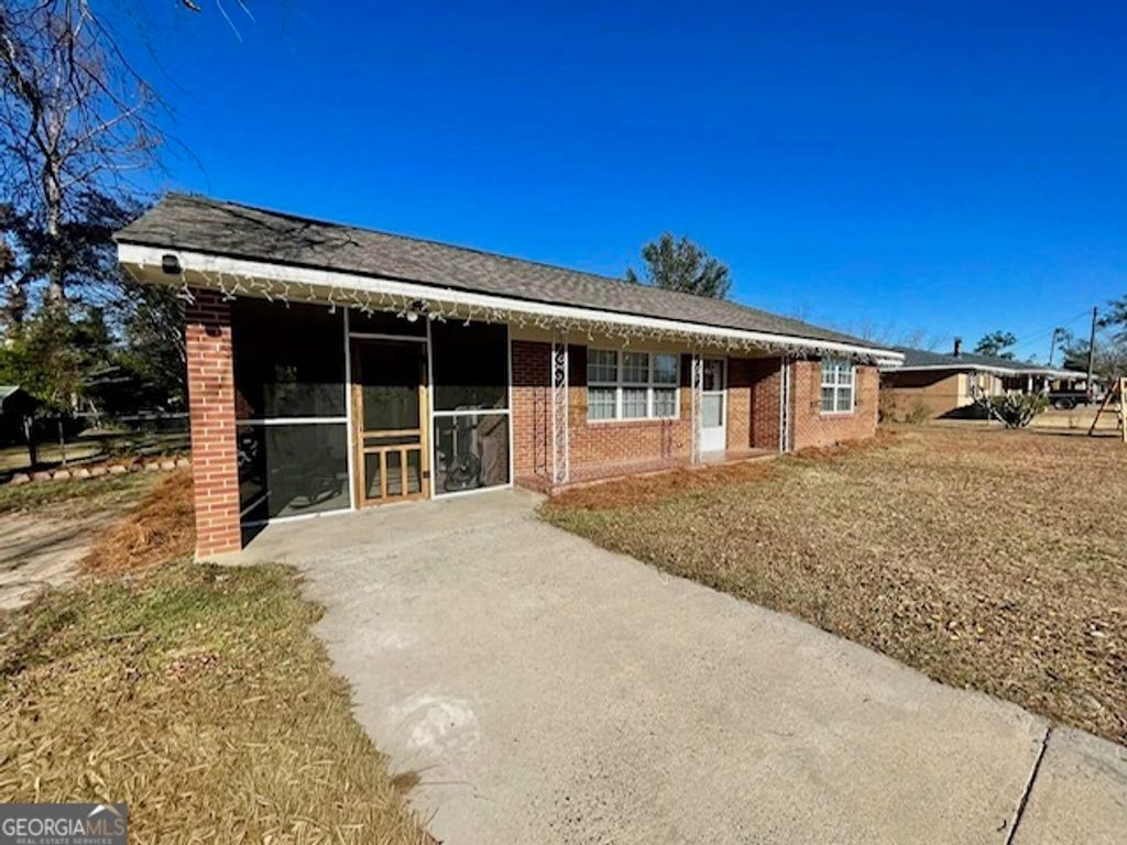 Photo of 64 Lakeside Dr, Hazlehurst, GA 31539 (MLS # 10658379)