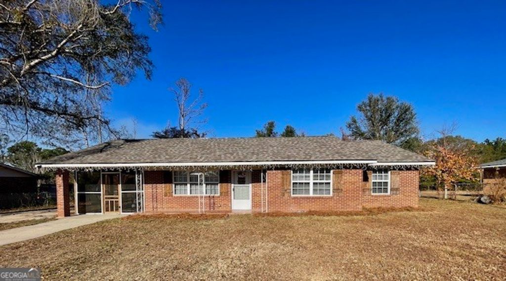 Photo of 64 Lakeside Dr, Hazlehurst, GA 31539 (MLS # 10658379)
