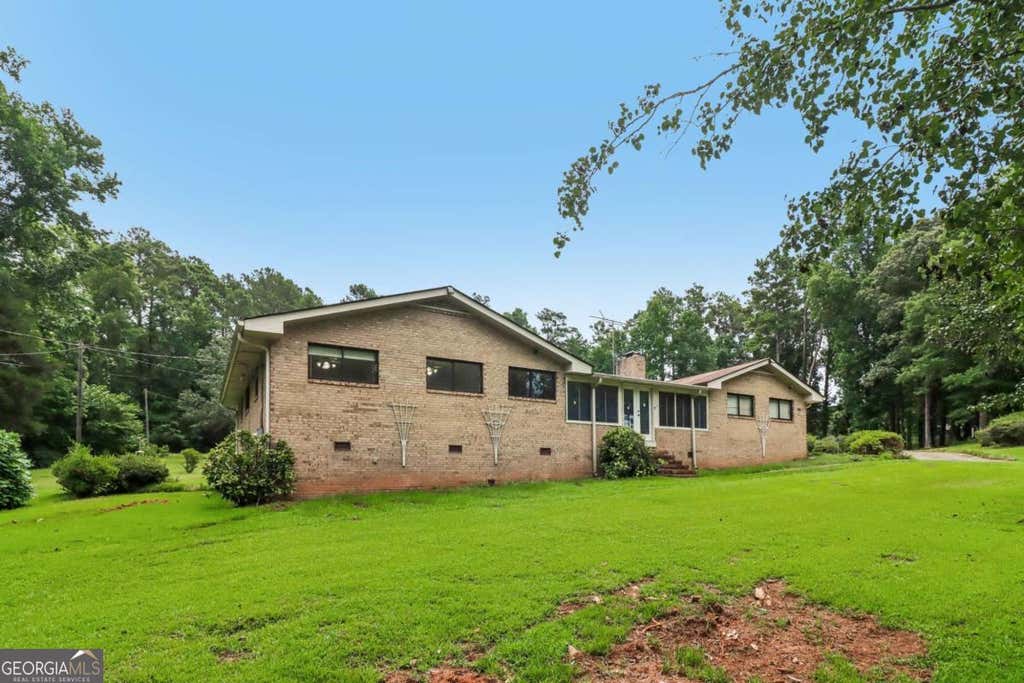 Photo of 726 N Mcdonough Road, Griffin, GA 30223 (MLS # 10811723)