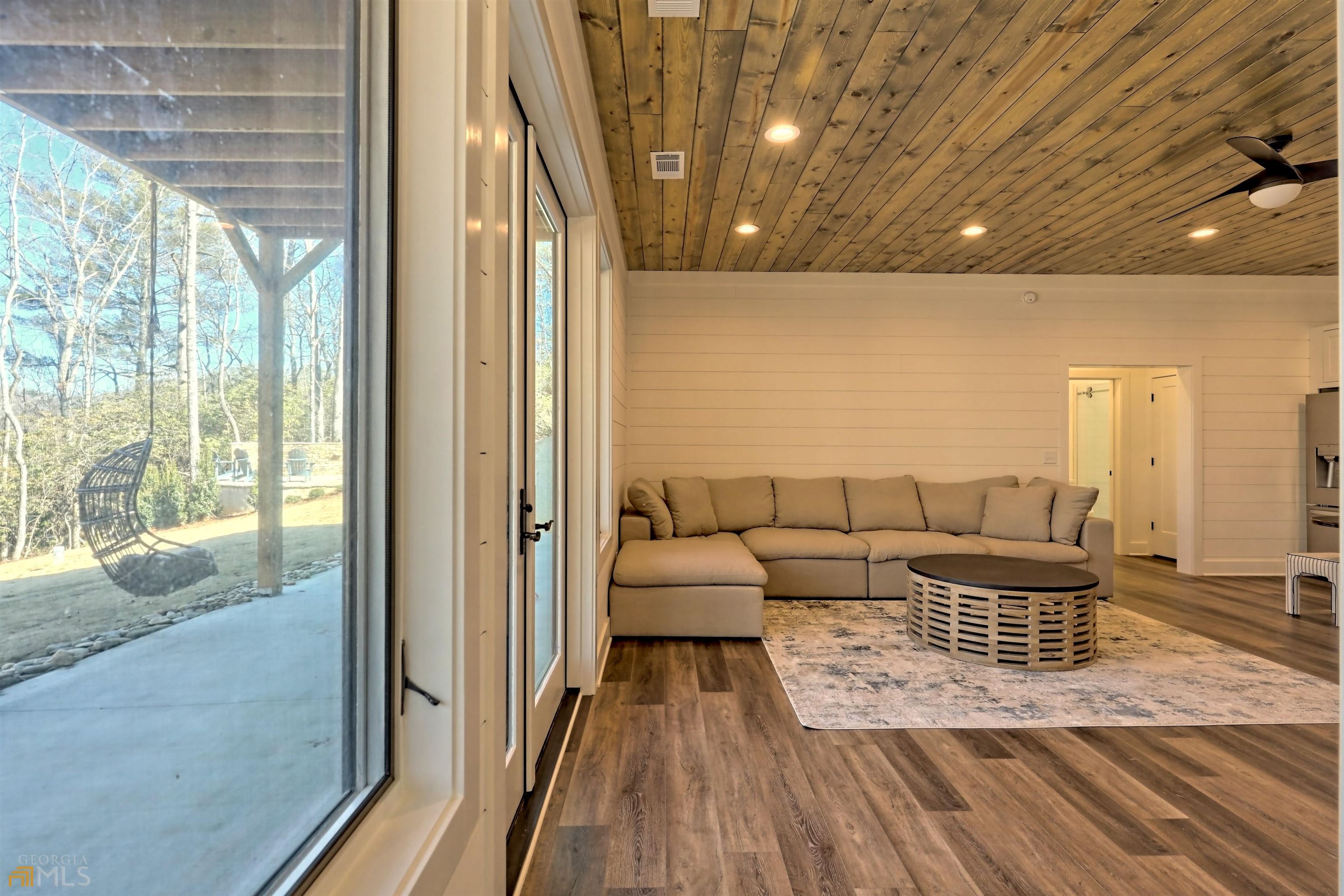 Clarkesville, Georgia 30523, United States, 4 Bedrooms Bedrooms, ,5 BathroomsBathrooms,Residential,Active,141527