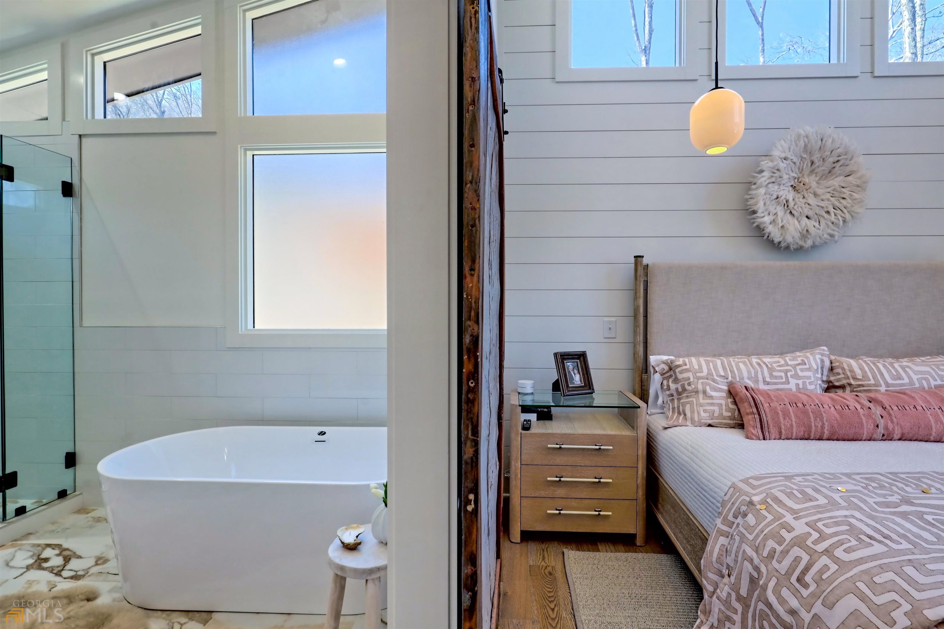 Clarkesville, Georgia 30523, United States, 4 Bedrooms Bedrooms, ,5 BathroomsBathrooms,Residential,Active,141527