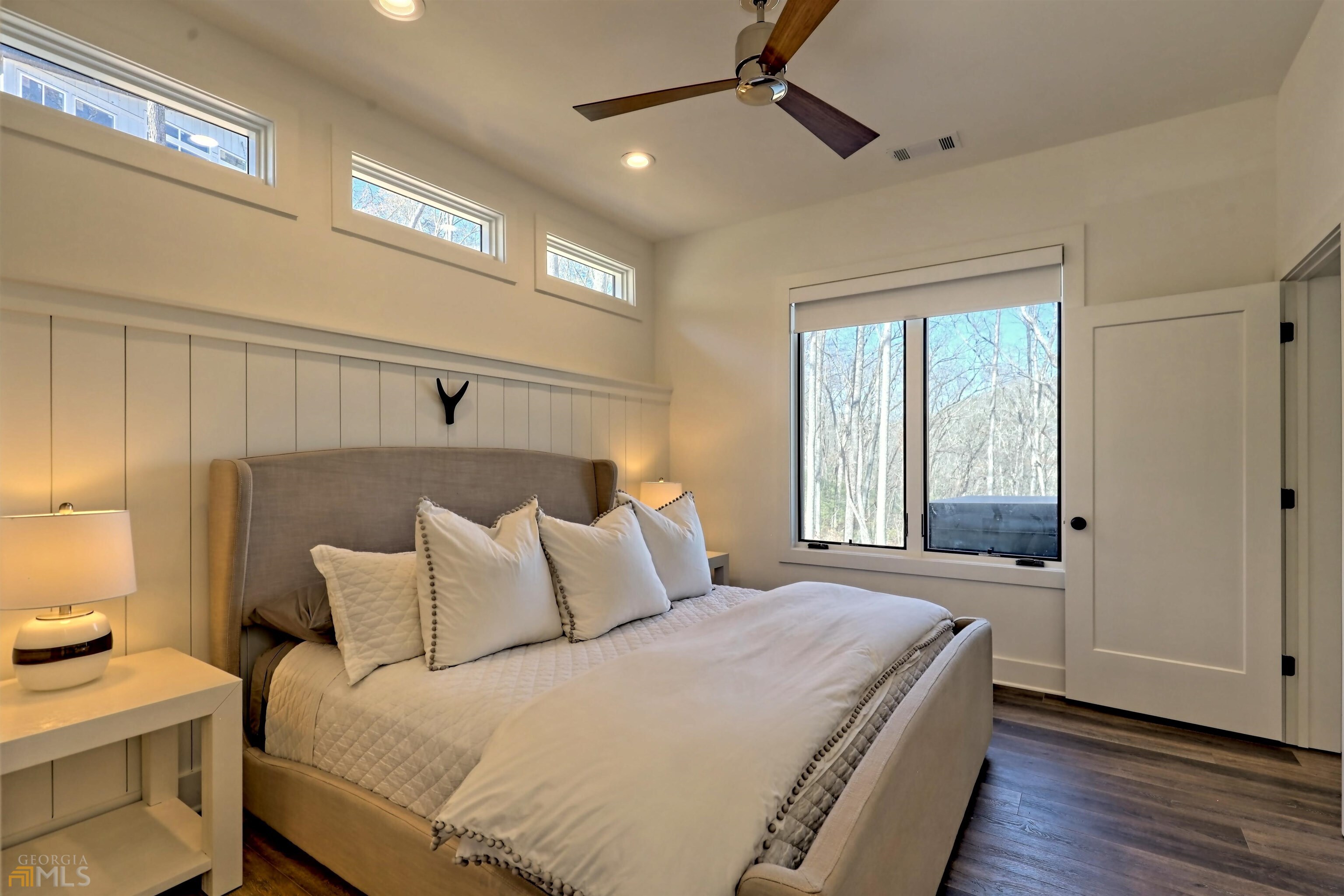 Clarkesville, Georgia 30523, United States, 4 Bedrooms Bedrooms, ,5 BathroomsBathrooms,Residential,Active,141527