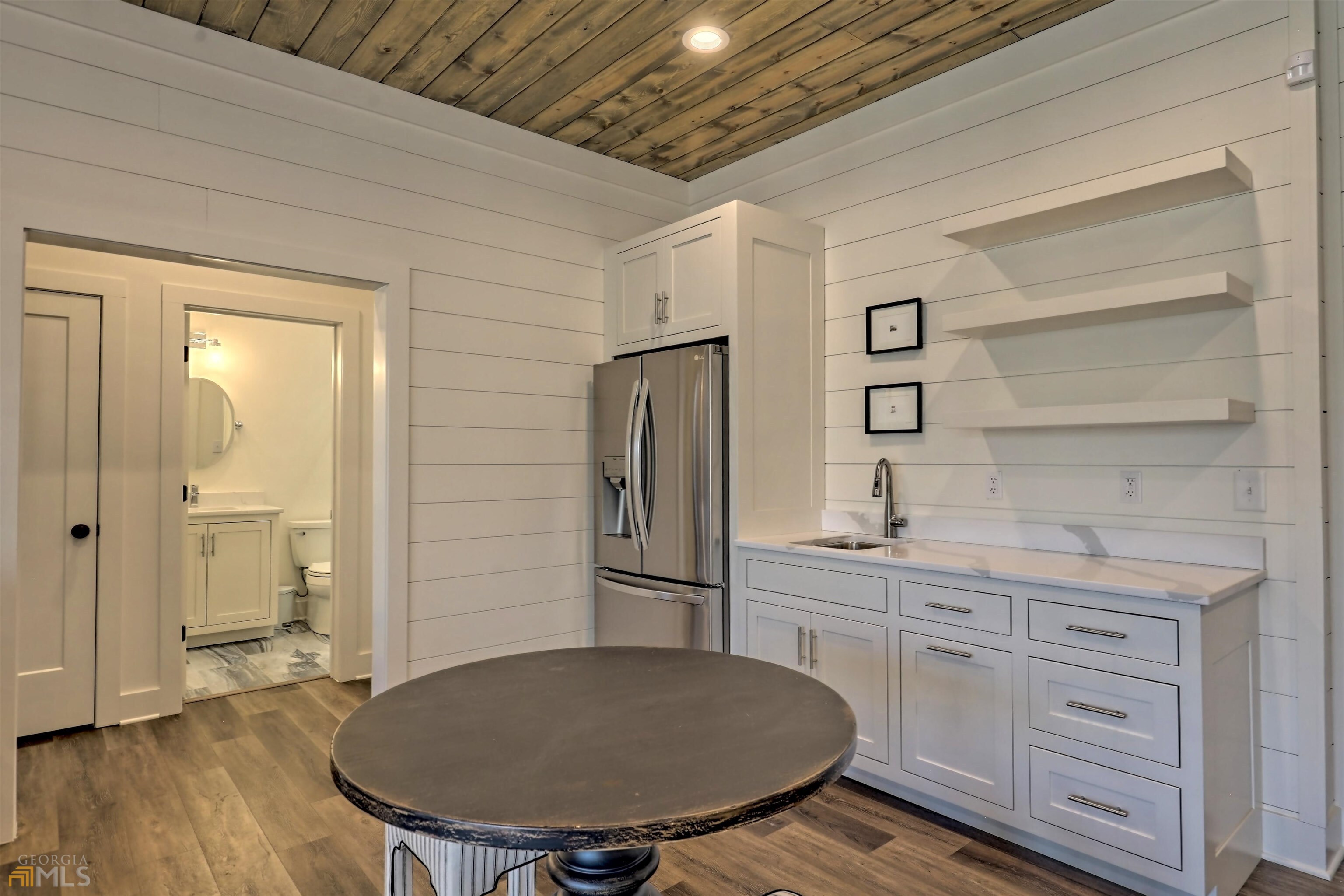 Clarkesville, Georgia 30523, United States, 4 Bedrooms Bedrooms, ,5 BathroomsBathrooms,Residential,Active,141527