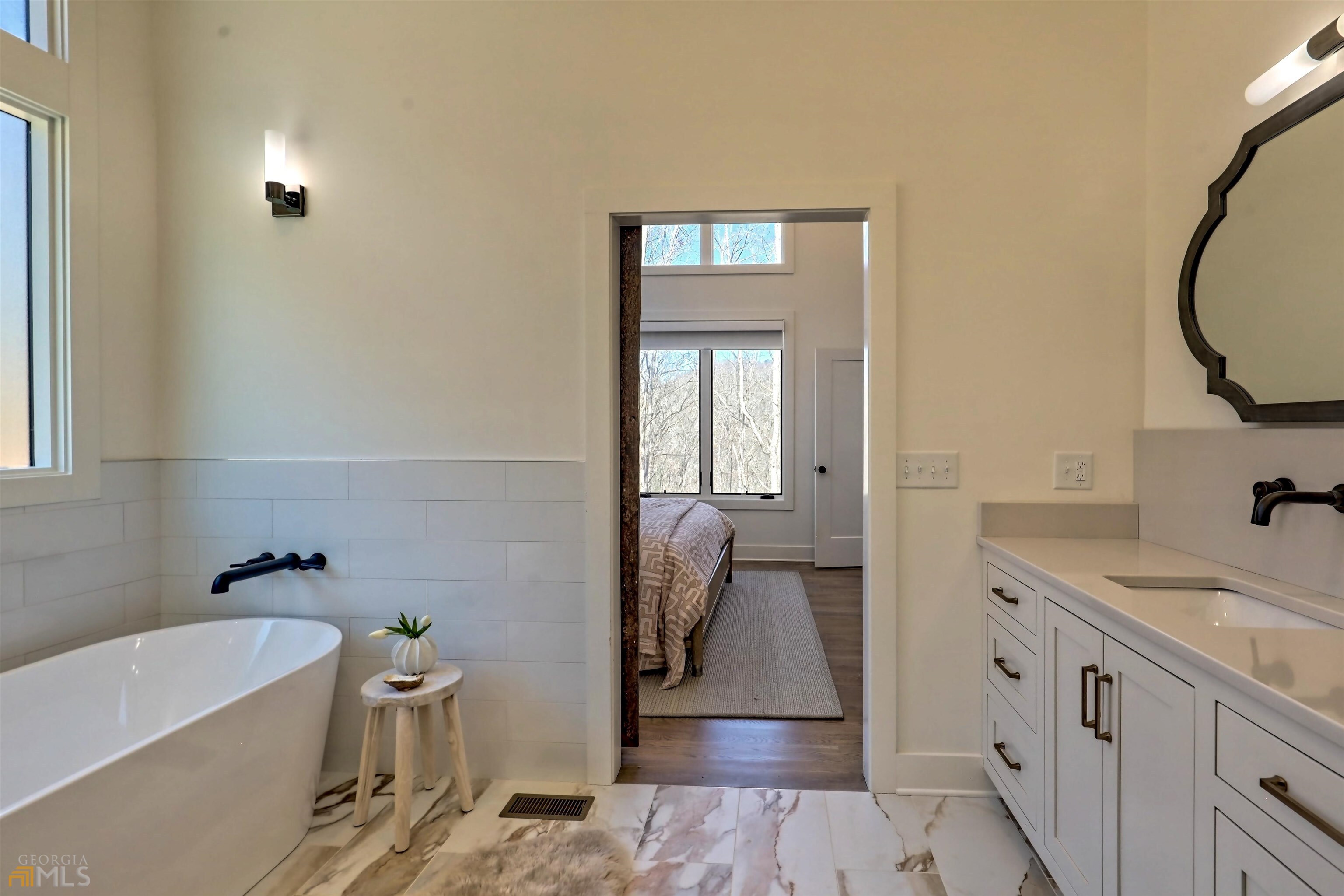 Clarkesville, Georgia 30523, United States, 4 Bedrooms Bedrooms, ,5 BathroomsBathrooms,Residential,Active,141527