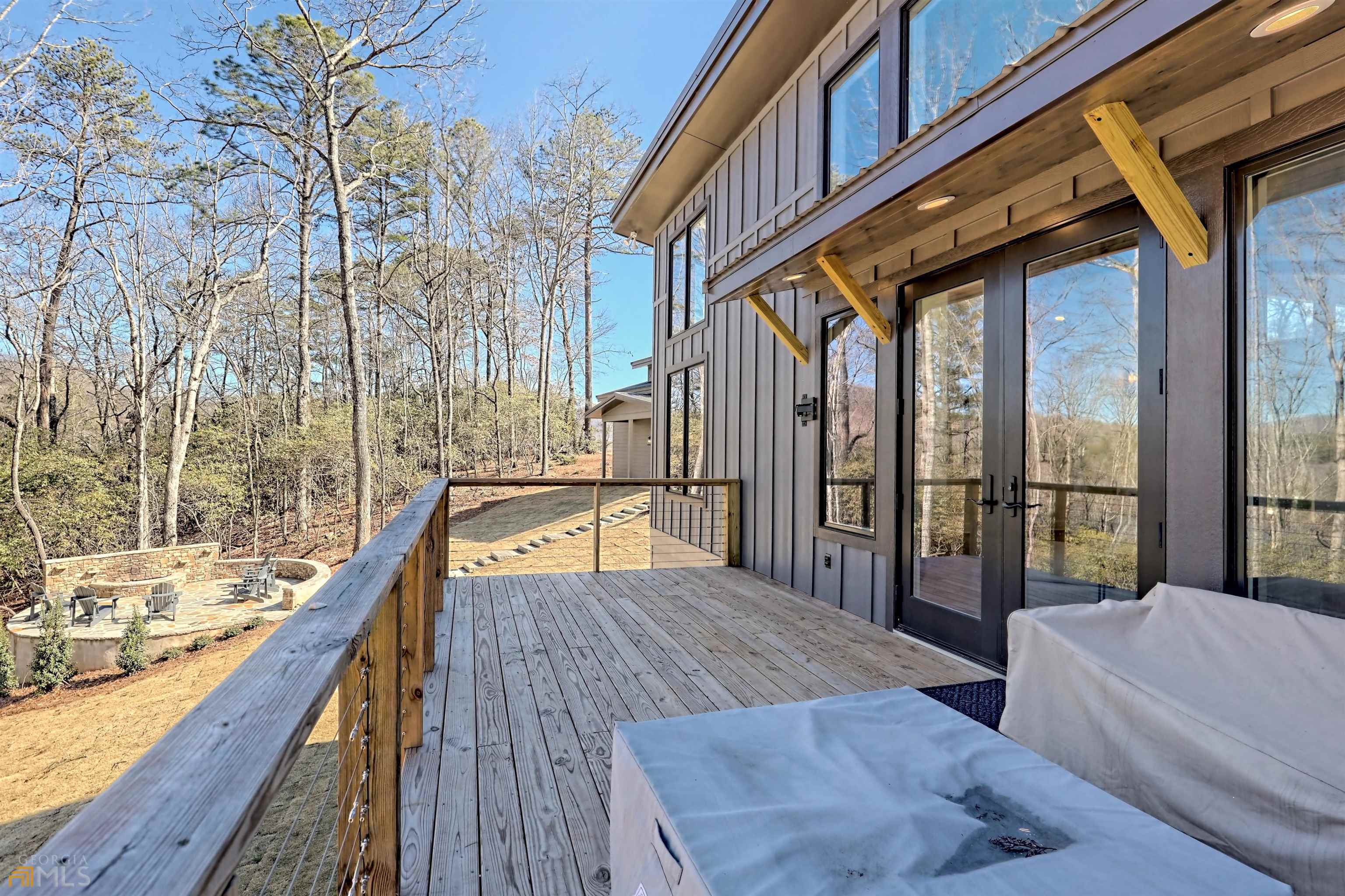 Clarkesville, Georgia 30523, United States, 4 Bedrooms Bedrooms, ,5 BathroomsBathrooms,Residential,Active,141527