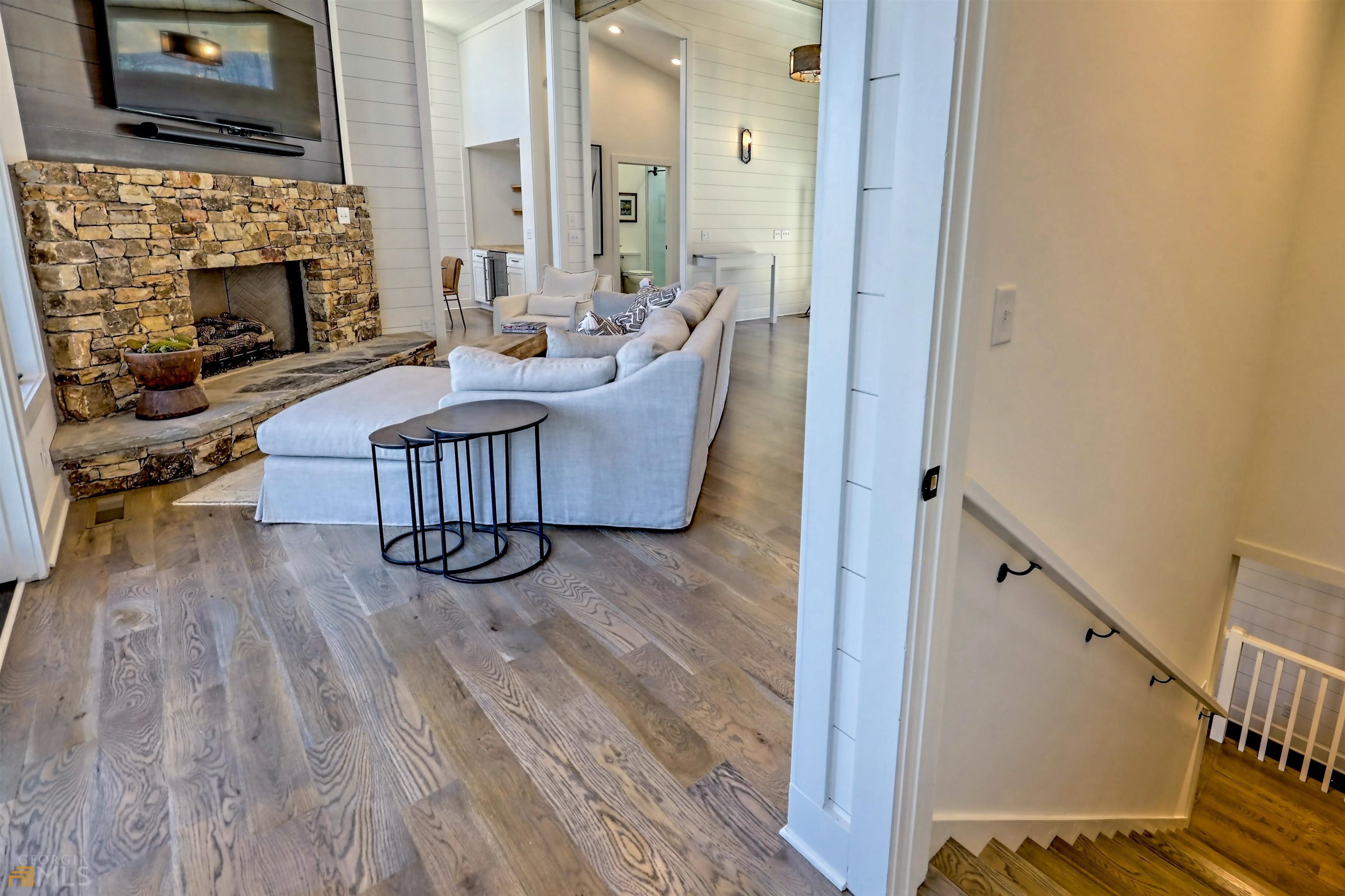 Clarkesville, Georgia 30523, United States, 4 Bedrooms Bedrooms, ,5 BathroomsBathrooms,Residential,Active,141527