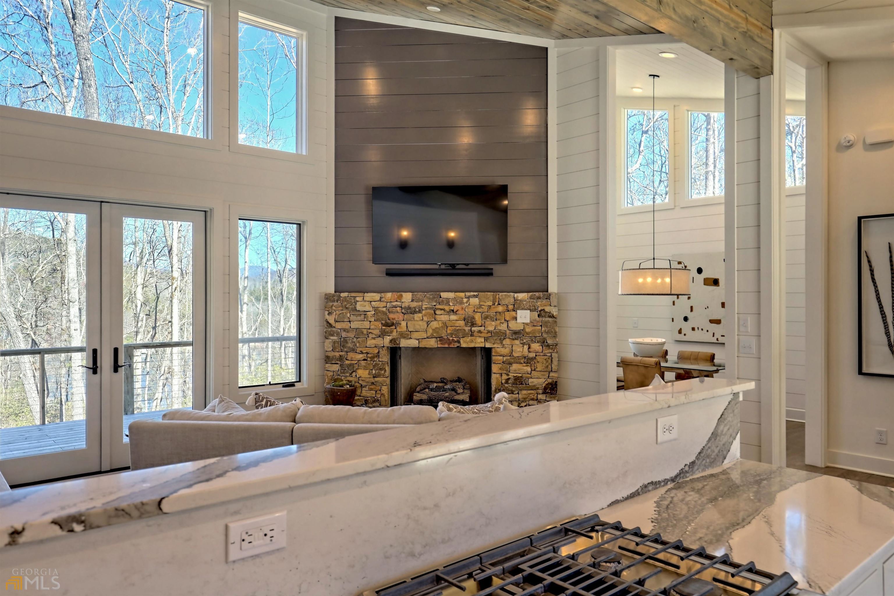 Clarkesville, Georgia 30523, United States, 4 Bedrooms Bedrooms, ,5 BathroomsBathrooms,Residential,Active,141527