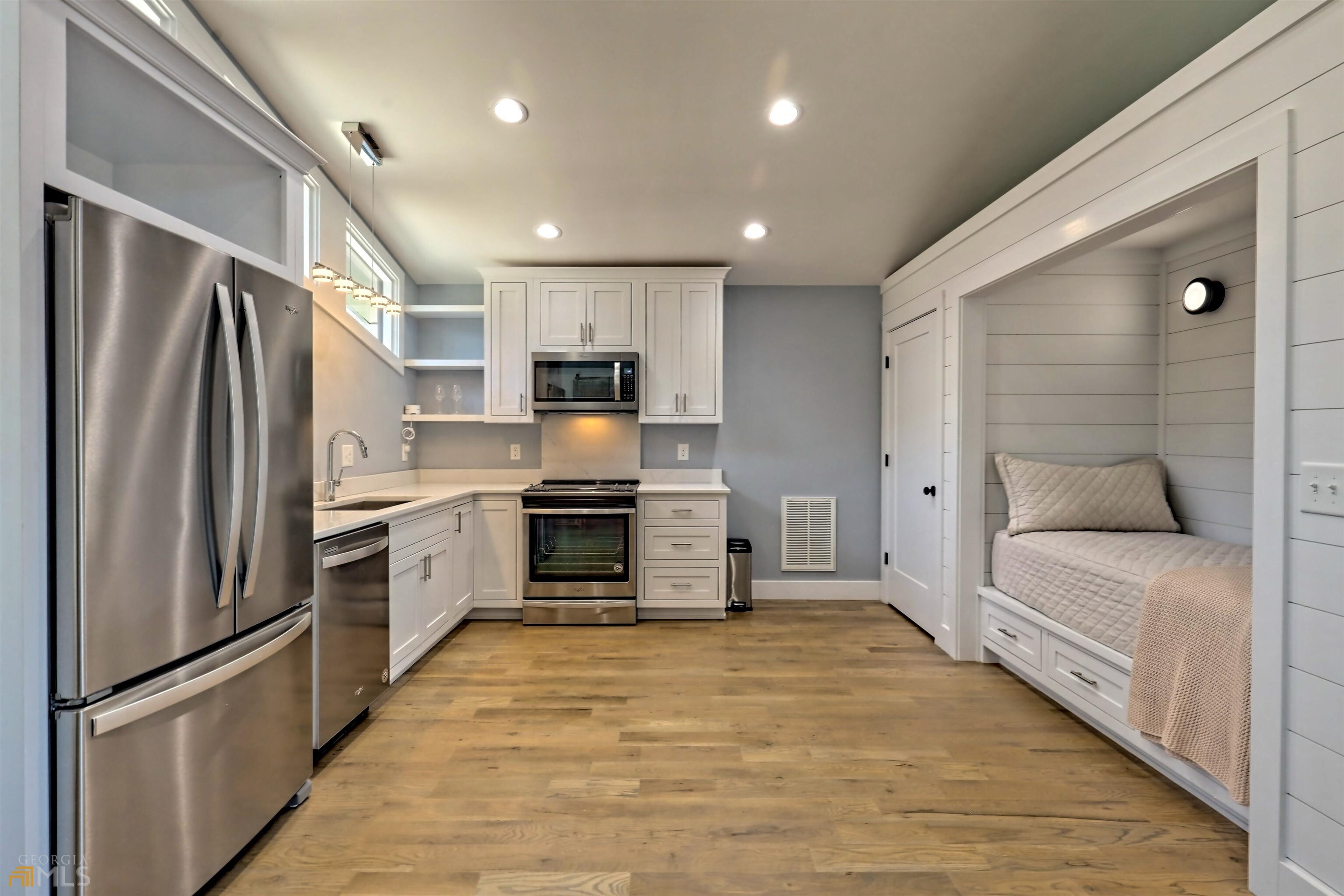 Clarkesville, Georgia 30523, United States, 4 Bedrooms Bedrooms, ,5 BathroomsBathrooms,Residential,Active,141527