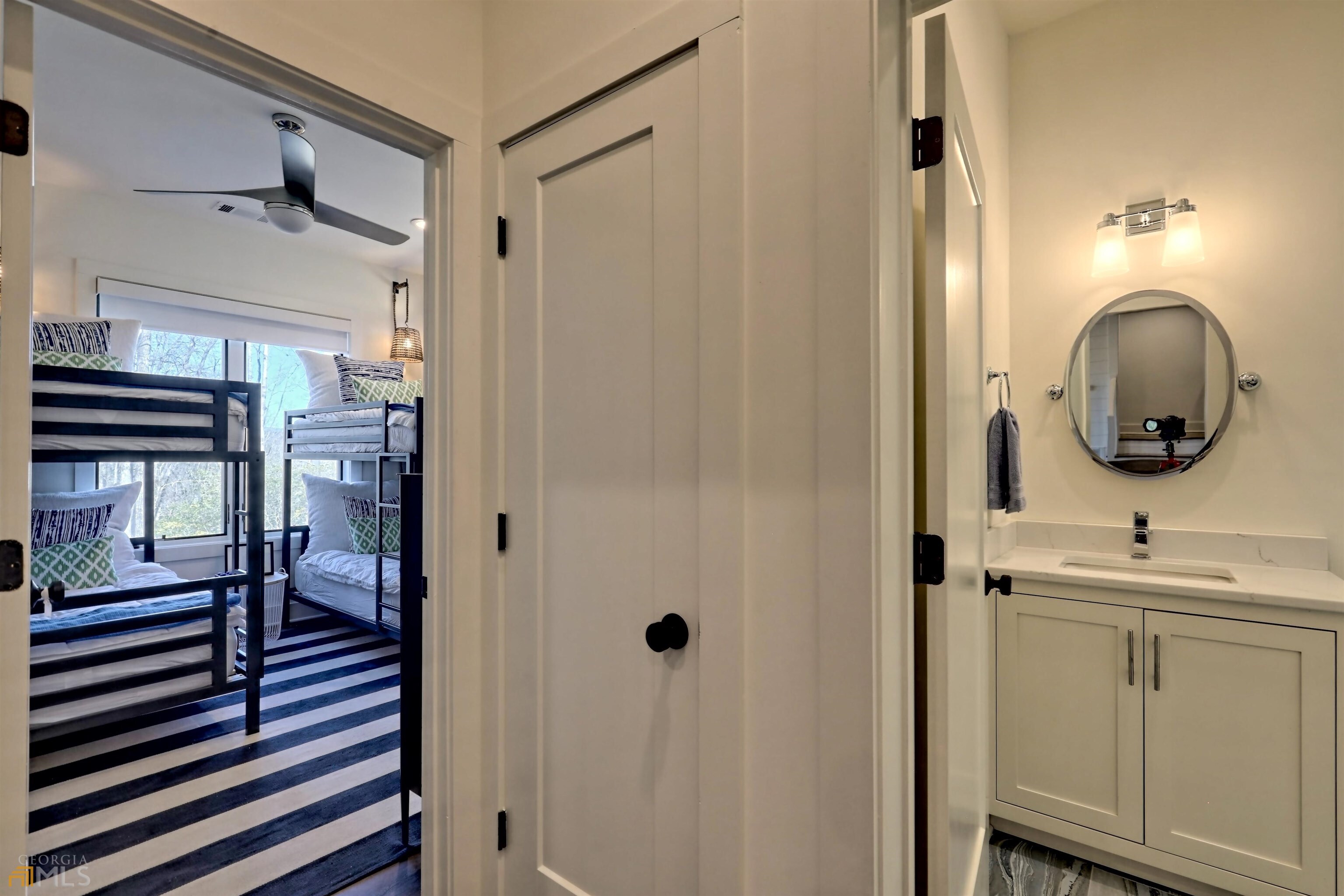 Clarkesville, Georgia 30523, United States, 4 Bedrooms Bedrooms, ,5 BathroomsBathrooms,Residential,Active,141527