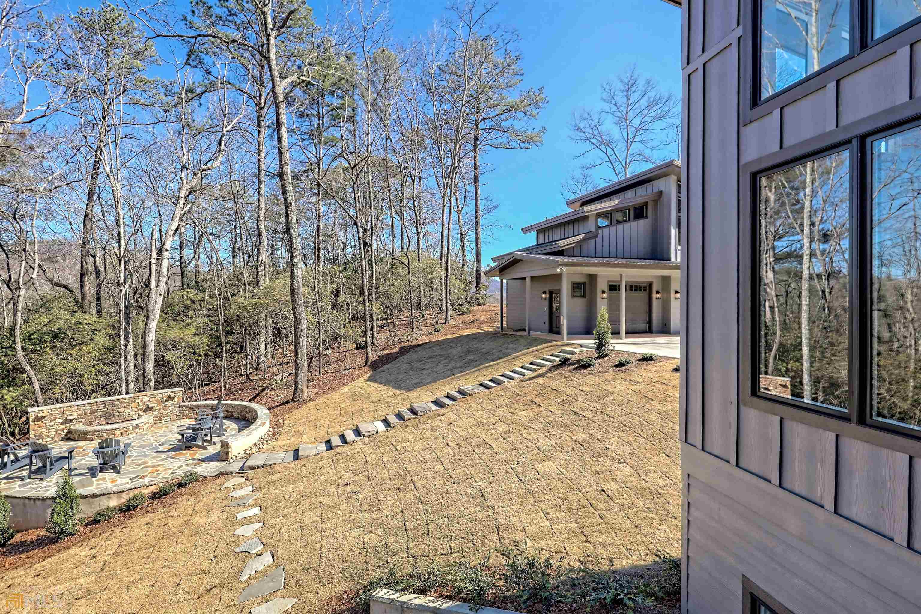 Clarkesville, Georgia 30523, United States, 4 Bedrooms Bedrooms, ,5 BathroomsBathrooms,Residential,Active,141527