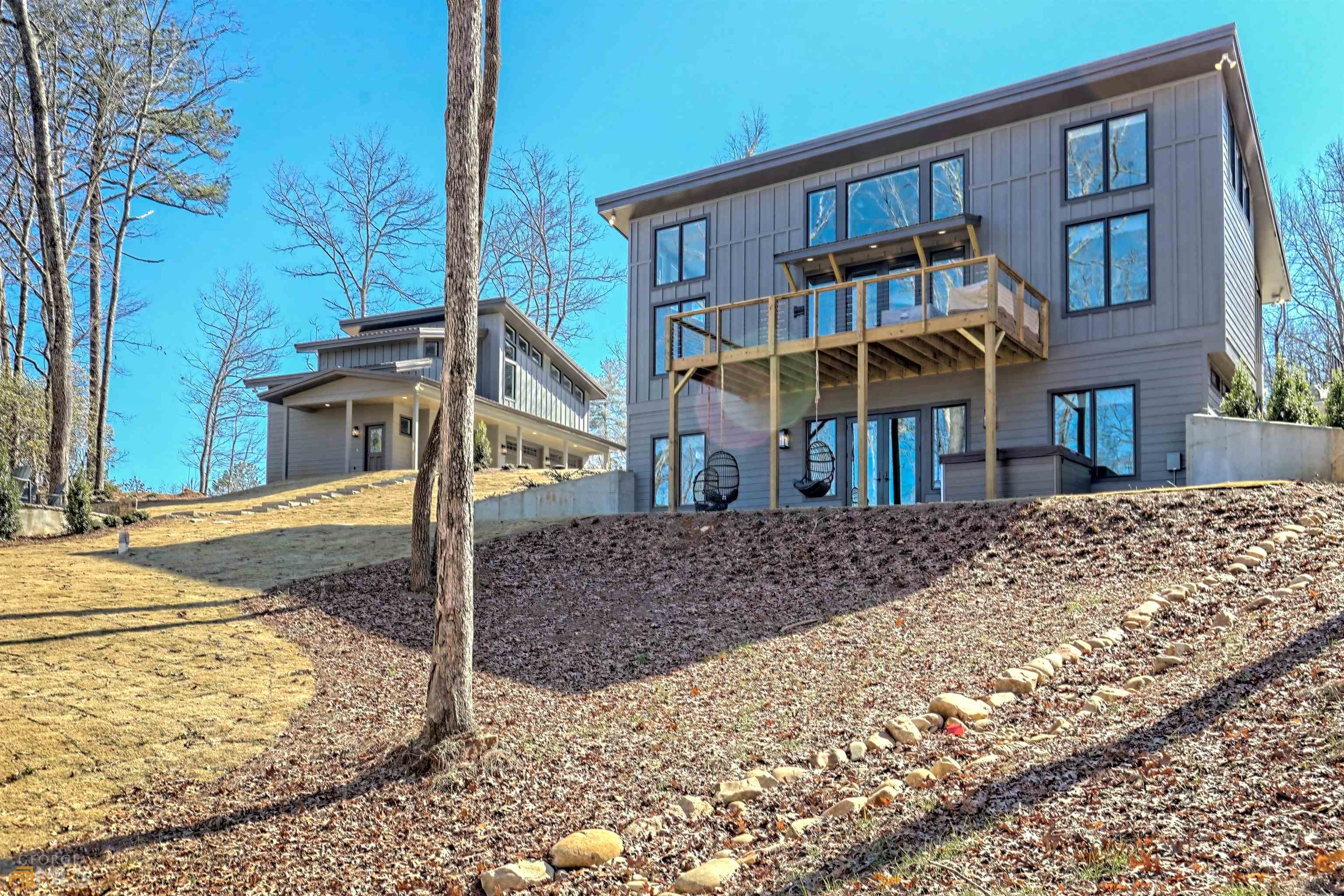 Clarkesville, Georgia 30523, United States, 4 Bedrooms Bedrooms, ,5 BathroomsBathrooms,Residential,Active,141527