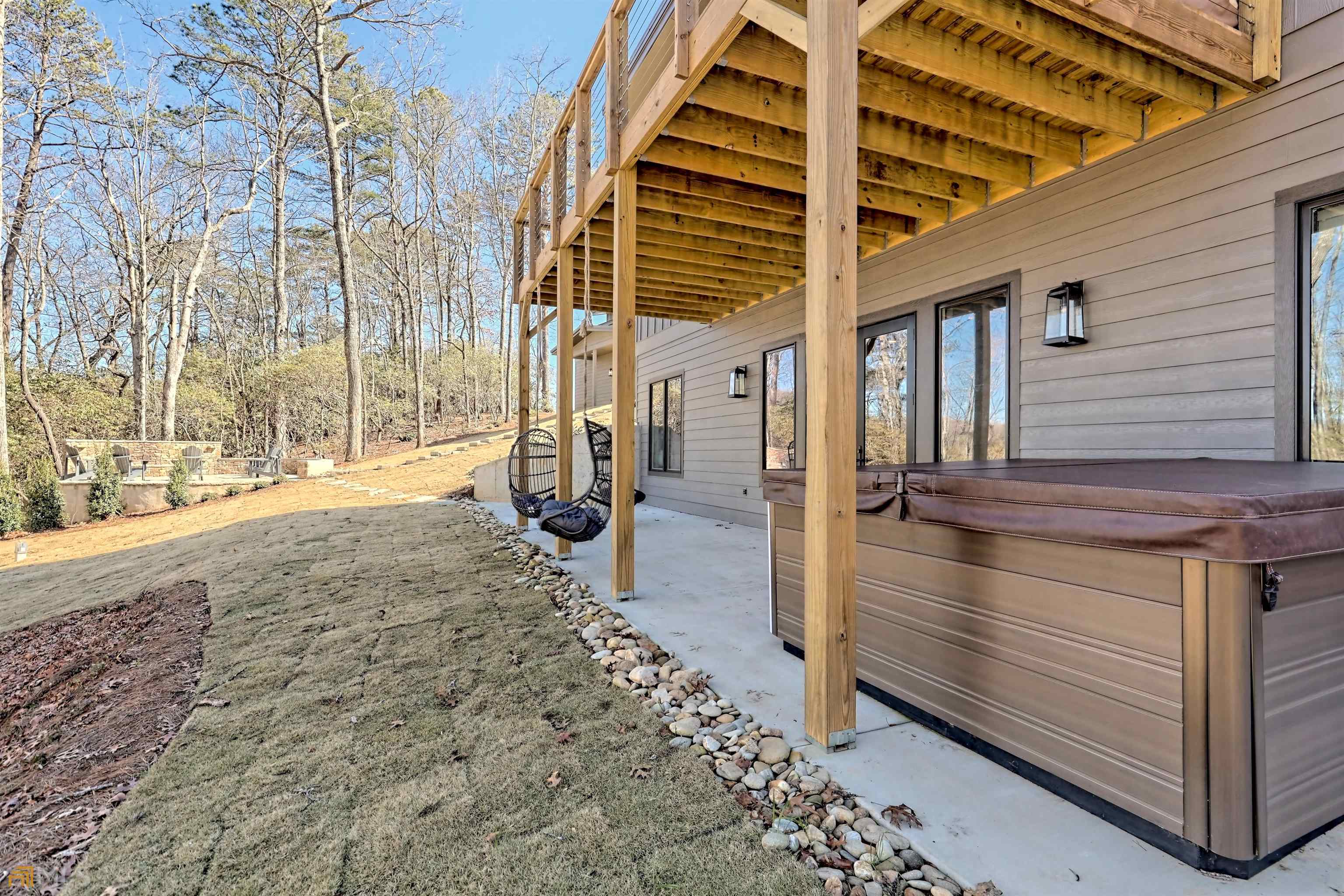 Clarkesville, Georgia 30523, United States, 4 Bedrooms Bedrooms, ,5 BathroomsBathrooms,Residential,Active,141527