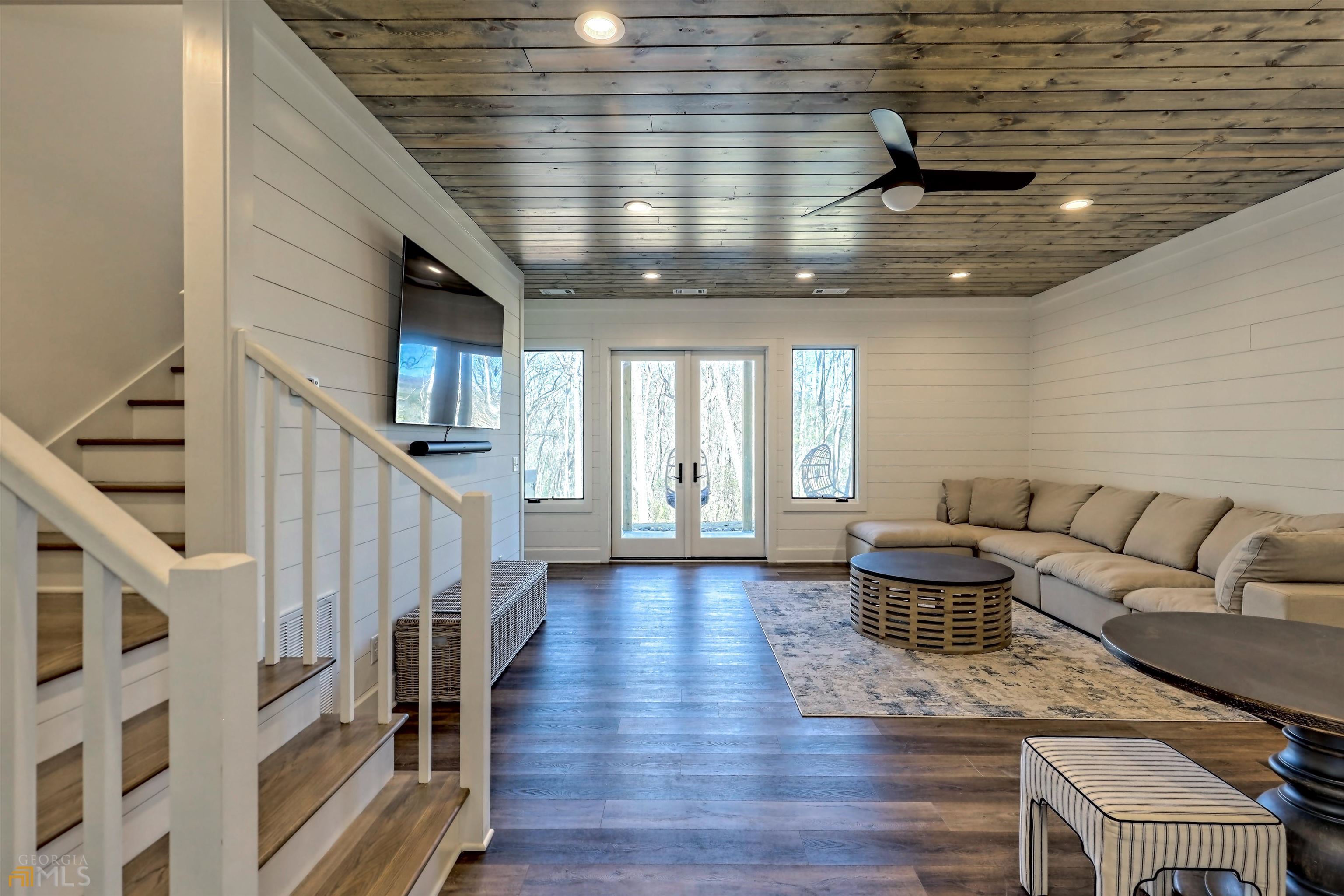 Clarkesville, Georgia 30523, United States, 4 Bedrooms Bedrooms, ,5 BathroomsBathrooms,Residential,Active,141527