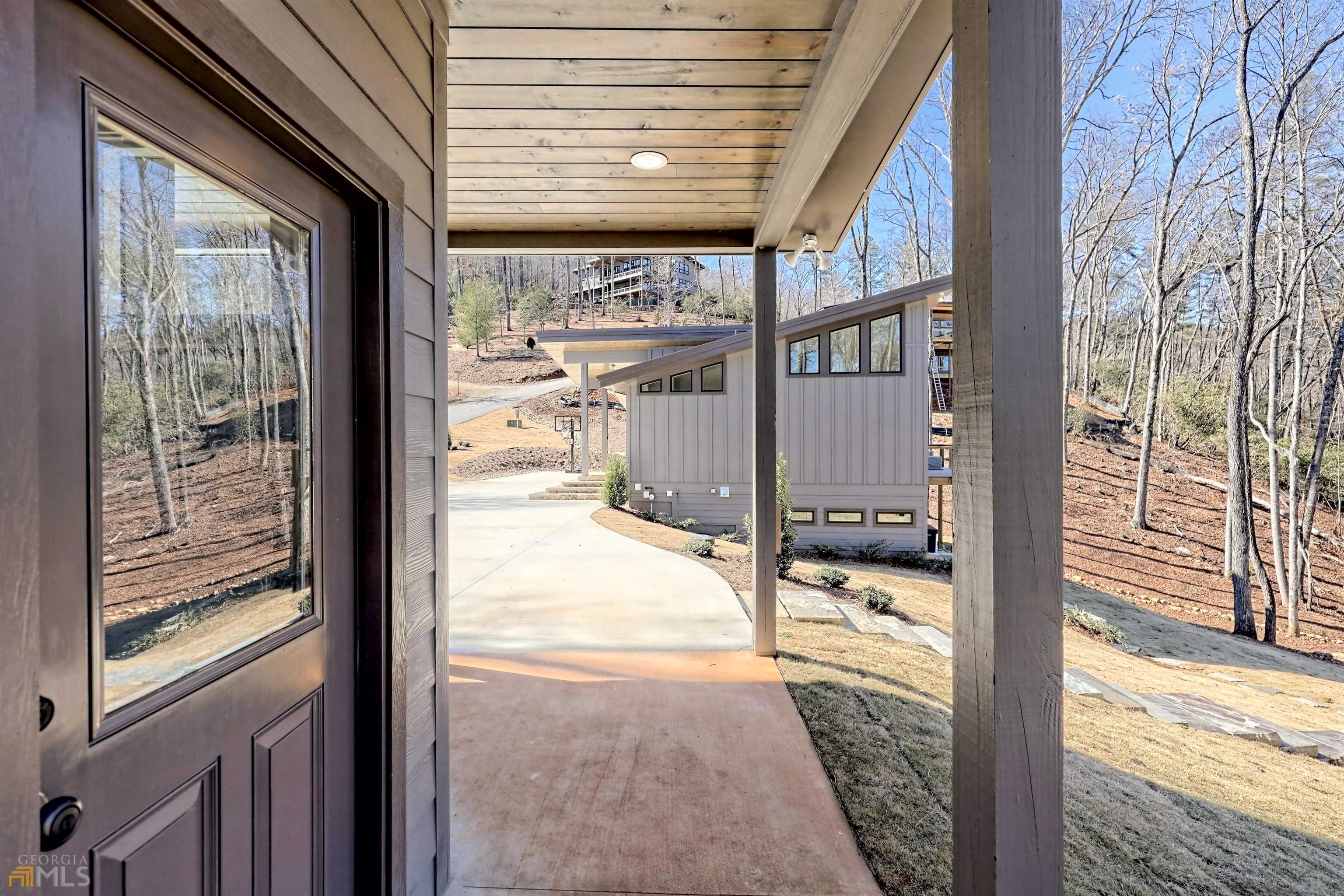 Clarkesville, Georgia 30523, United States, 4 Bedrooms Bedrooms, ,5 BathroomsBathrooms,Residential,Active,141527