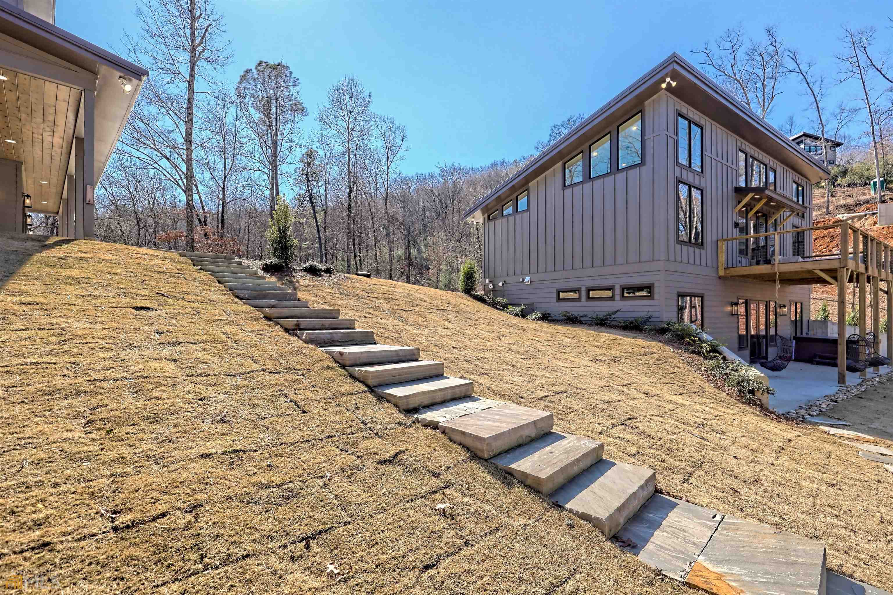 Clarkesville, Georgia 30523, United States, 4 Bedrooms Bedrooms, ,5 BathroomsBathrooms,Residential,Active,141527