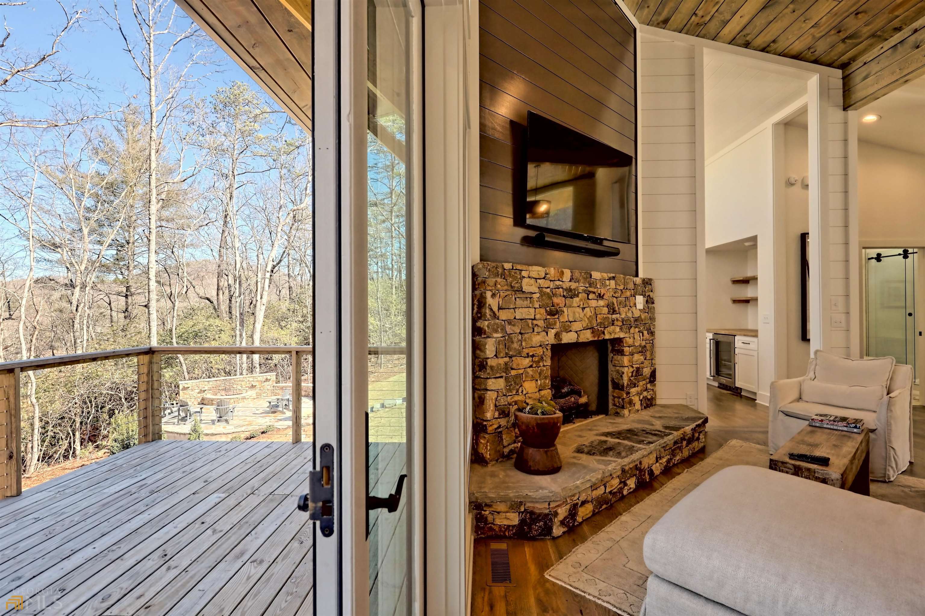 Clarkesville, Georgia 30523, United States, 4 Bedrooms Bedrooms, ,5 BathroomsBathrooms,Residential,Active,141527