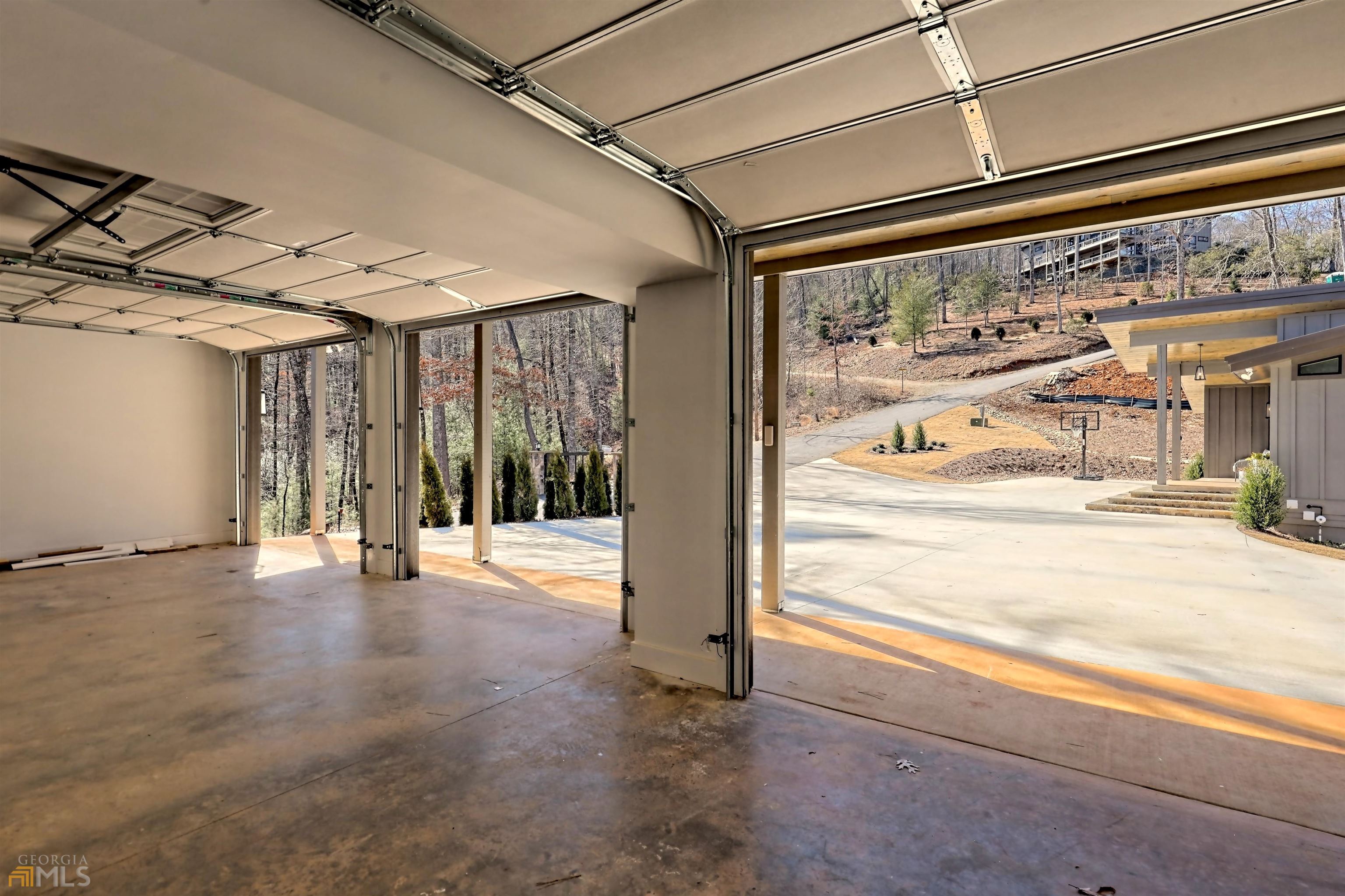 Clarkesville, Georgia 30523, United States, 4 Bedrooms Bedrooms, ,5 BathroomsBathrooms,Residential,Active,141527