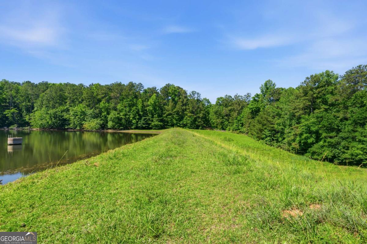 460 SE Honey Creek RD