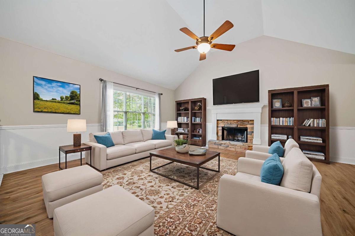 327 Red Fox DR