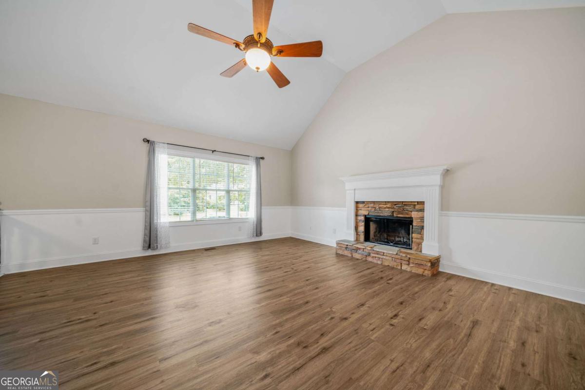 327 Red Fox DR