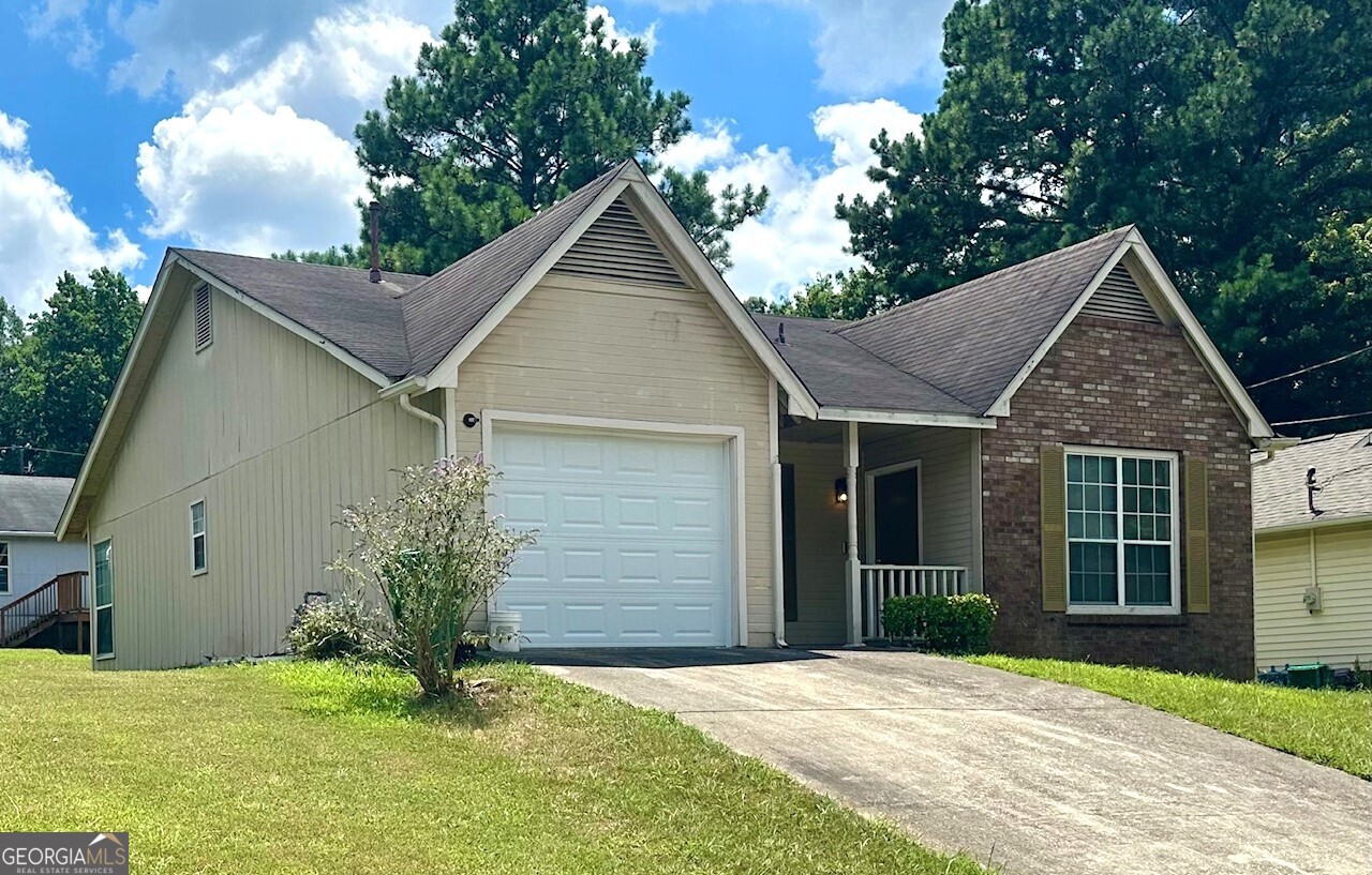 Lovely ranch home in quiet neighborhood. Featuring 3 spacious bedrooms and 2 full baths. Open living and dining plenty of space for family. Close to shopping and everyday conveniences.