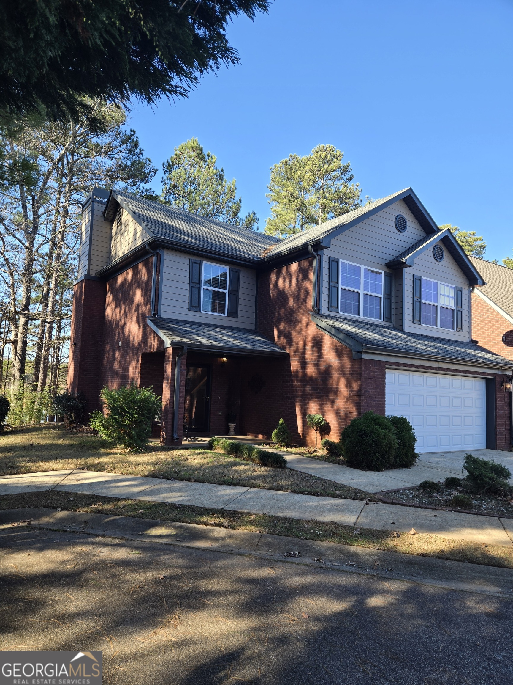 Beautiful 4-Sided Brick Home in McDonough, GA Located on a cul-de-sac near the NEW Henry County Aquatic Center (opens 2026), a serene lake, and walking trails, this home features a freshly painted exterior, new hot water heater and dishwasher. Interior: 4 bedrooms, 2.5 baths Carpet-free interior Bright kitchen with views of the family and dining rooms tile backsplash and granite counter tops Spacious master suite with a walk-in closet, dual vanities, and garden tub Enjoy a private, level backyard with lake views and trails, plus easy access to Mercer University, Walmart, BJ's, Tanger Outlet, and more. Schedule your tour today! Open House every Friday, Saturday, and Sunday until SOLD