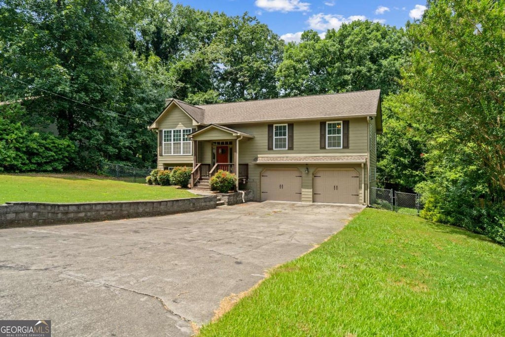 Photo of 521 Cambridge Drive, Rocky Face, GA 30740 (MLS # 10800360)