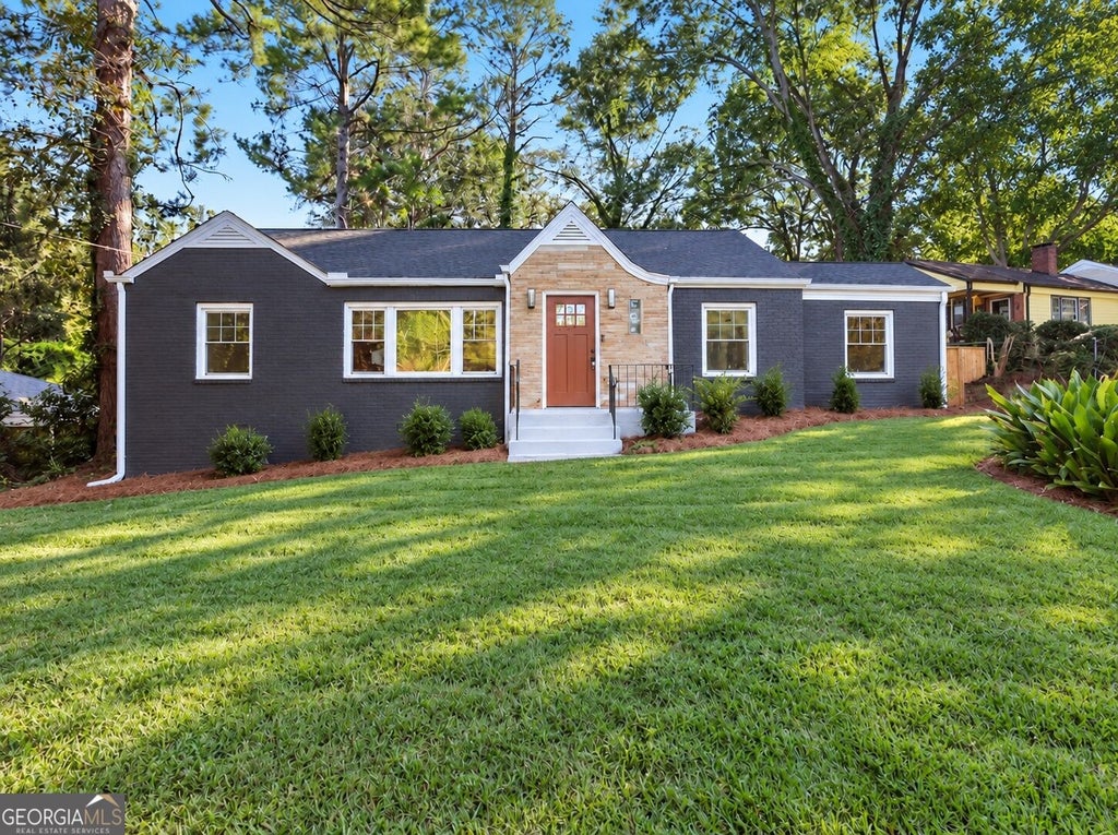 Photo of 1807 Buckeye Street SW, Atlanta, GA 30310 (MLS # 10872322)