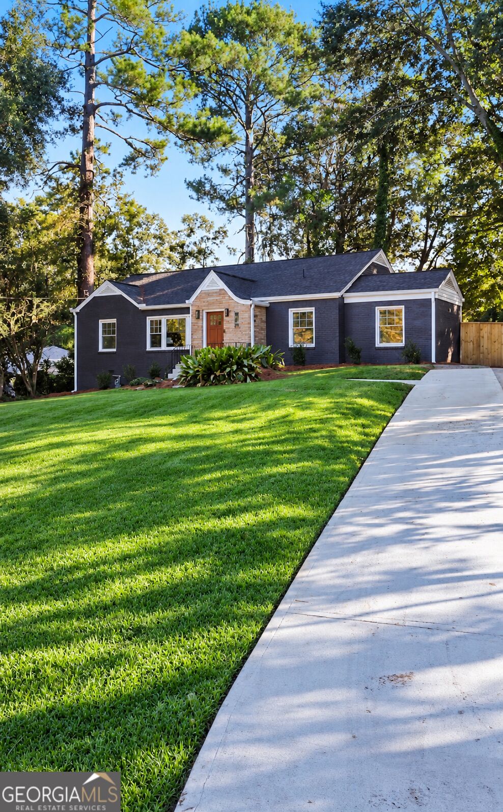 Photo of 1807 Buckeye Street SW, Atlanta, GA 30310 (MLS # 10872322)