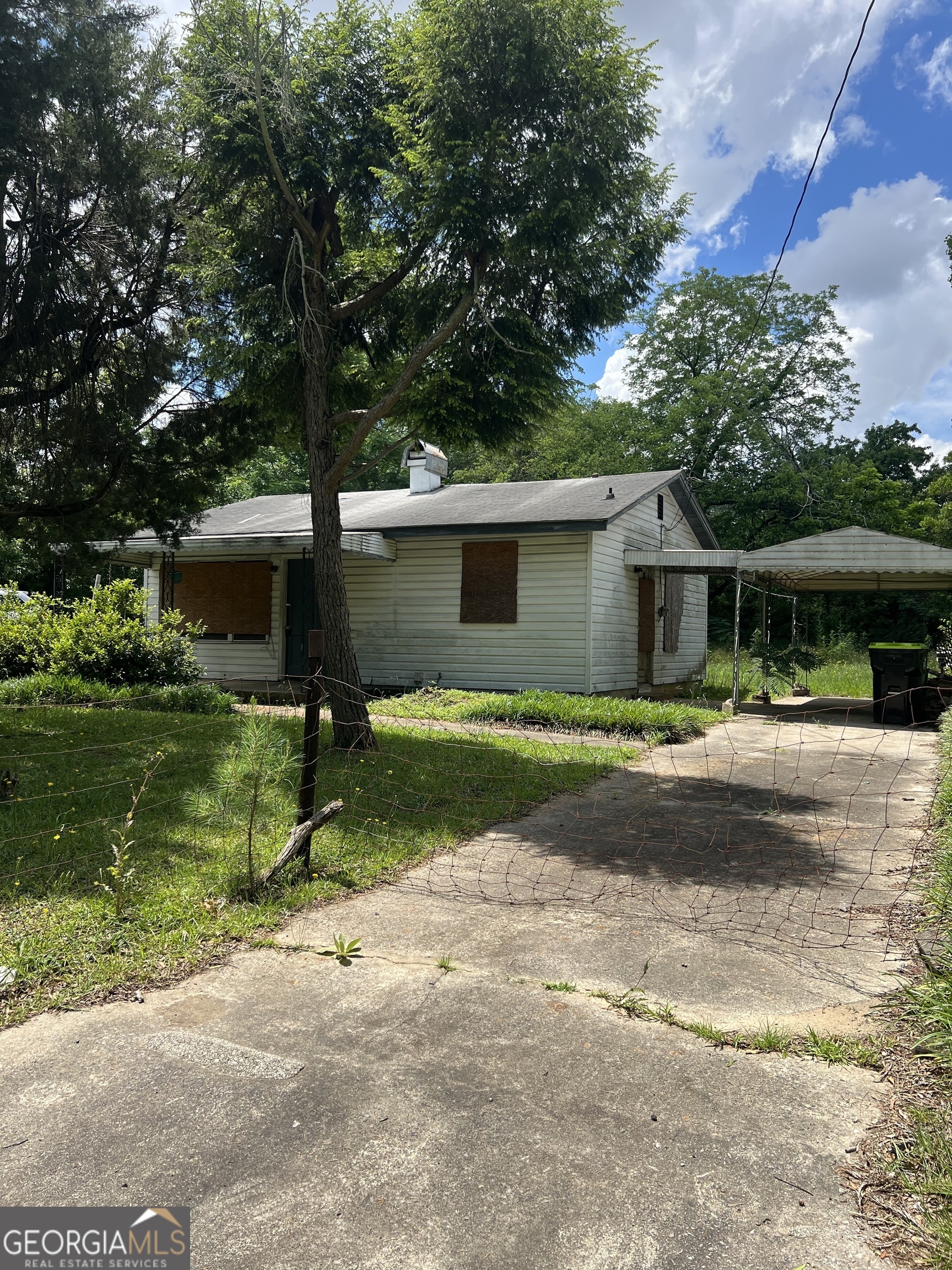209 Suzanne DR